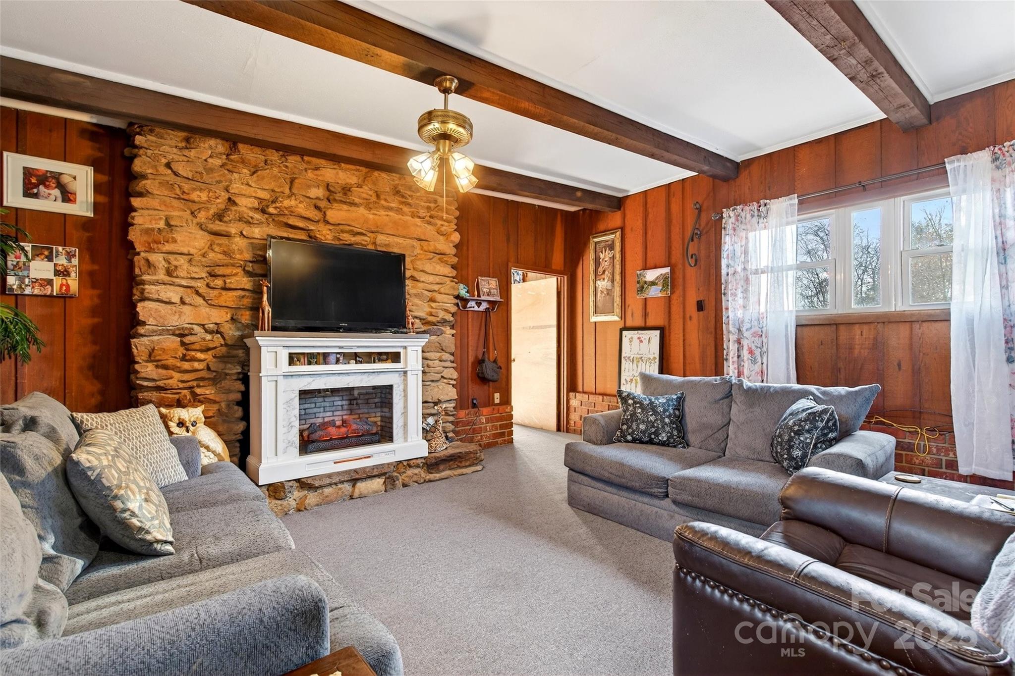 60 Greenwood Drive — Marion