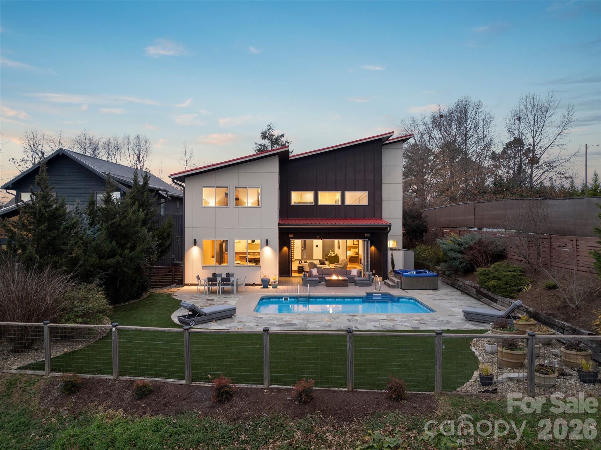 46 Park Avenue N — Asheville