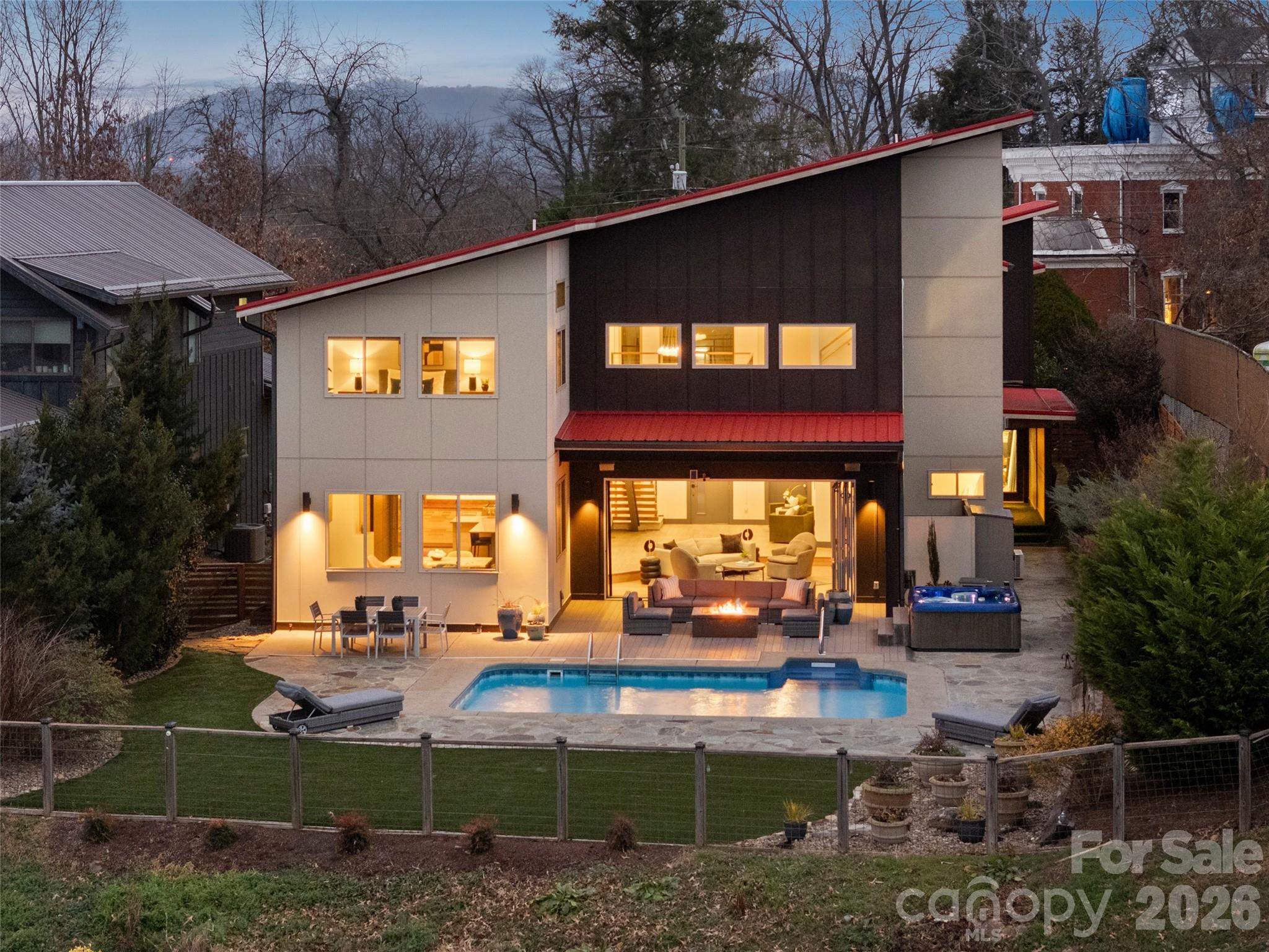 46 Park Avenue N — Asheville
