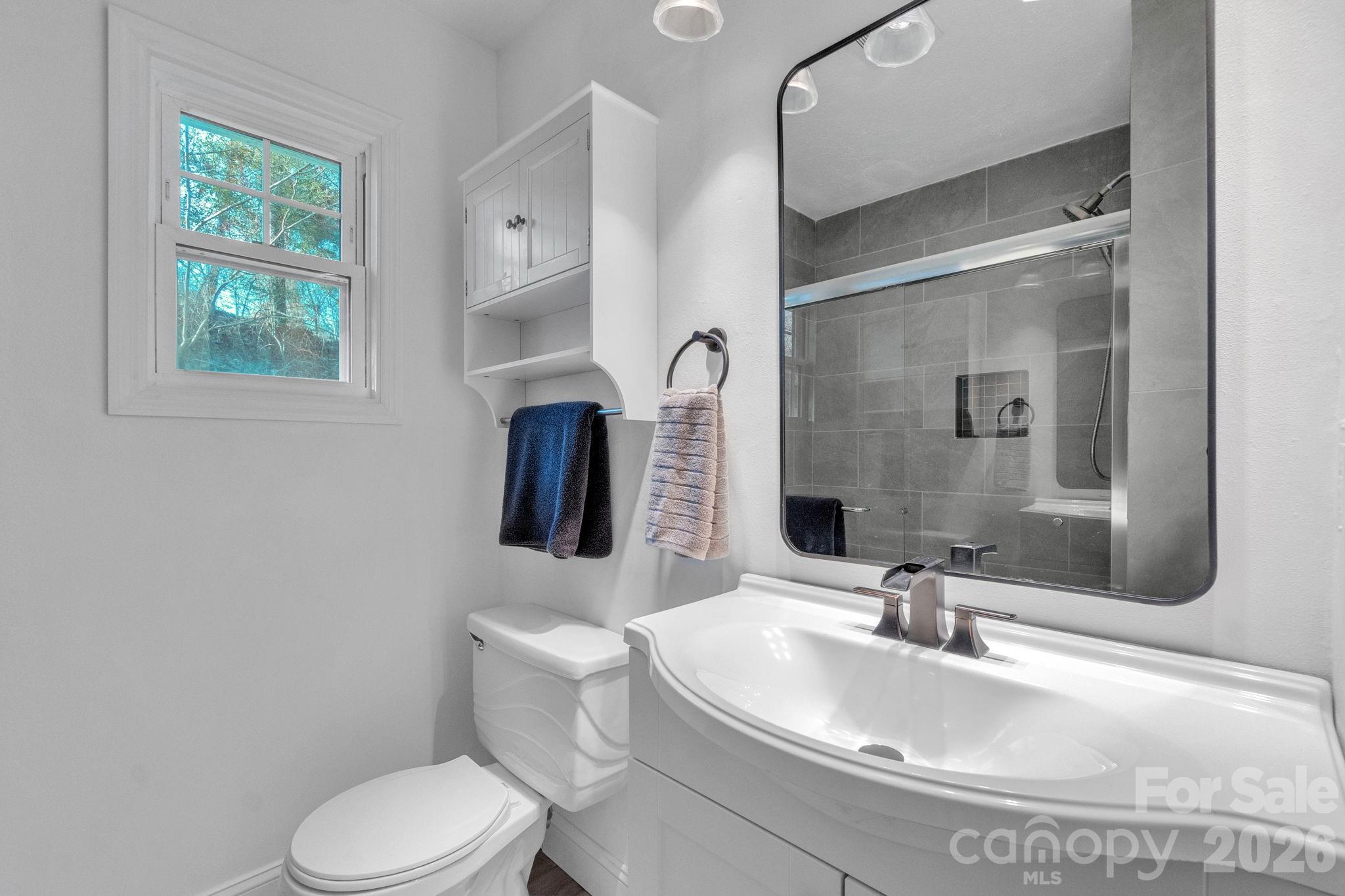 49 E Livingston Street — Tryon