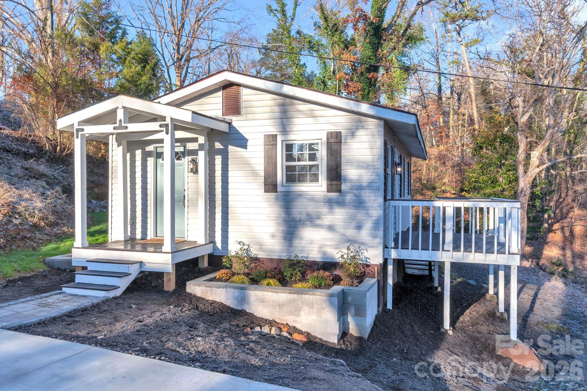49 E Livingston Street — Tryon