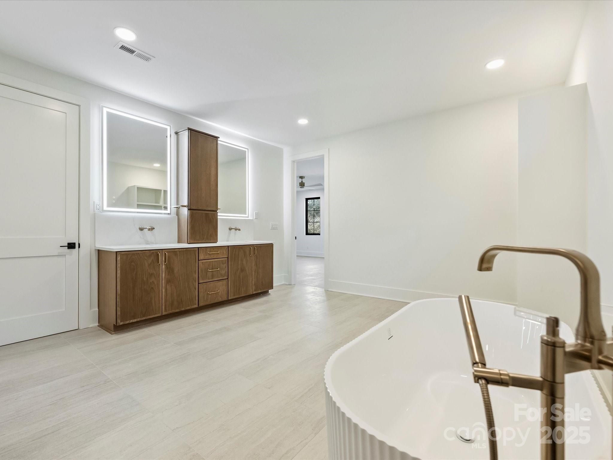 923 Laurel Creek Lane — Charlotte