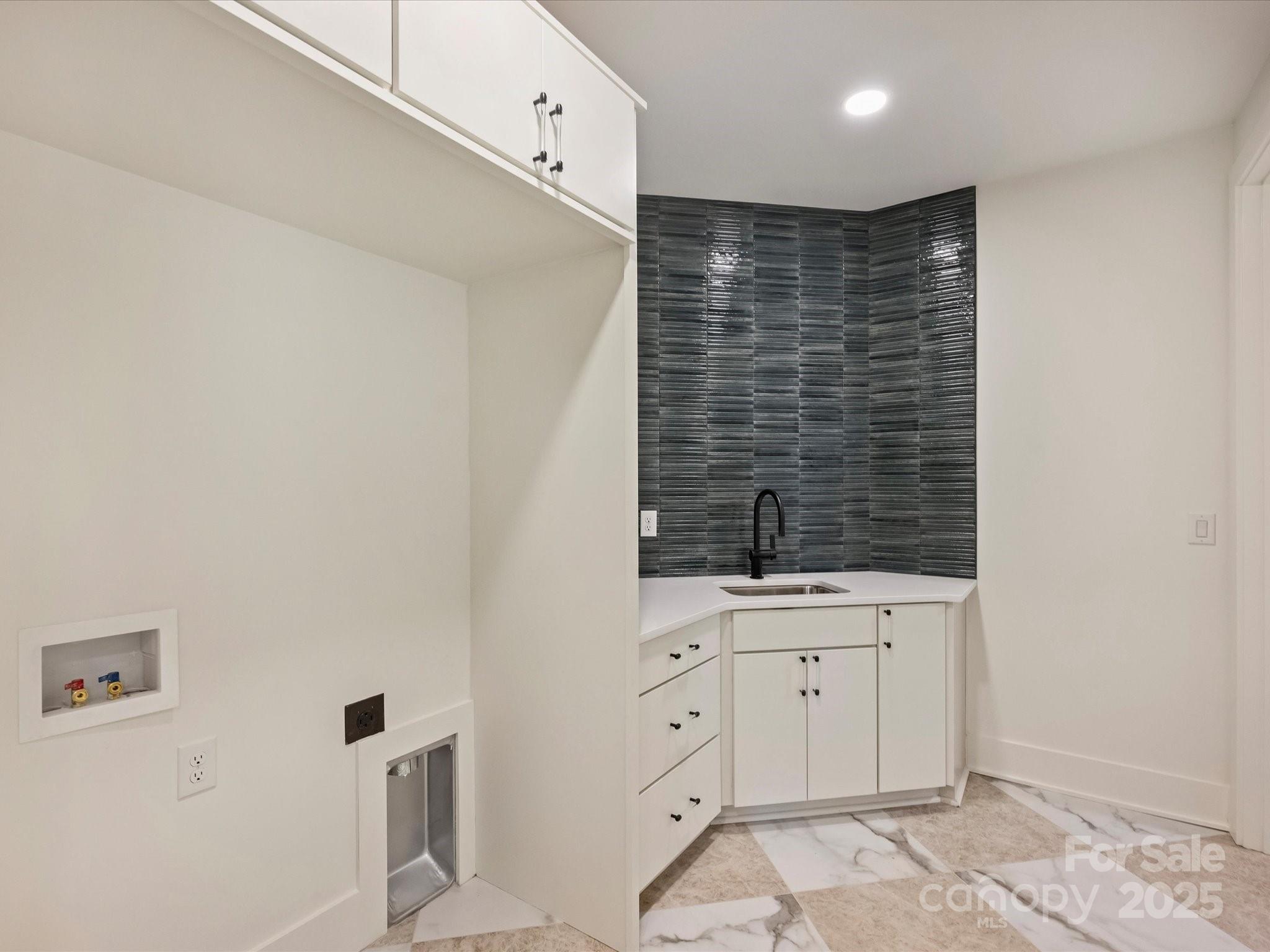 923 Laurel Creek Lane — Charlotte