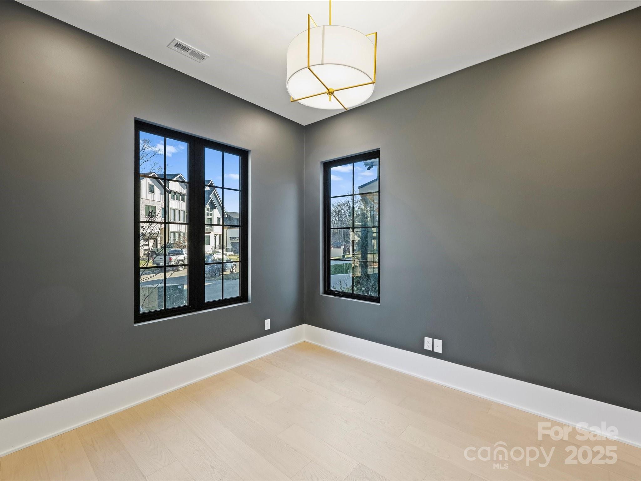 923 Laurel Creek Lane — Charlotte