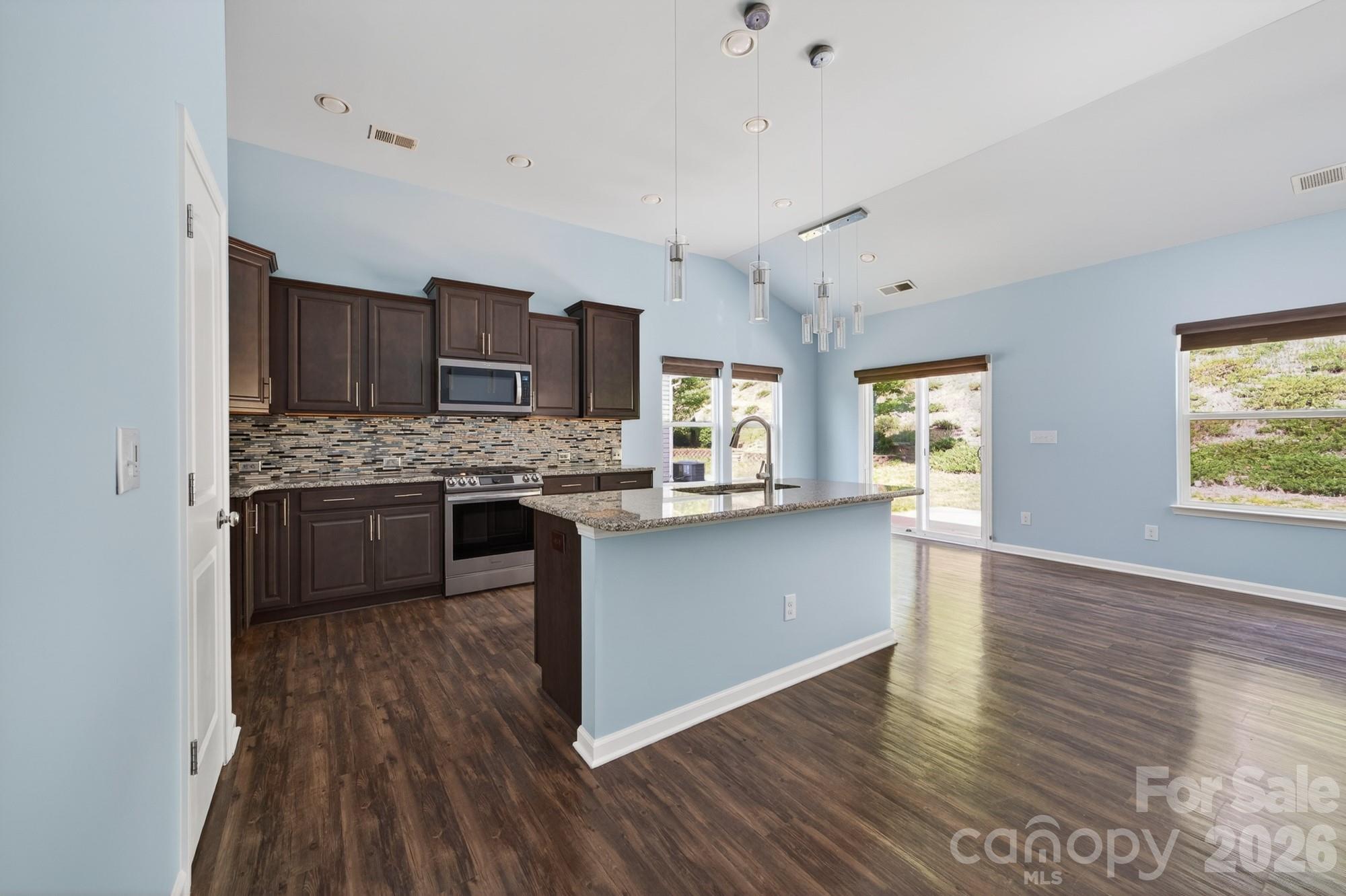 202 Paradise Hills Circle — Mooresville