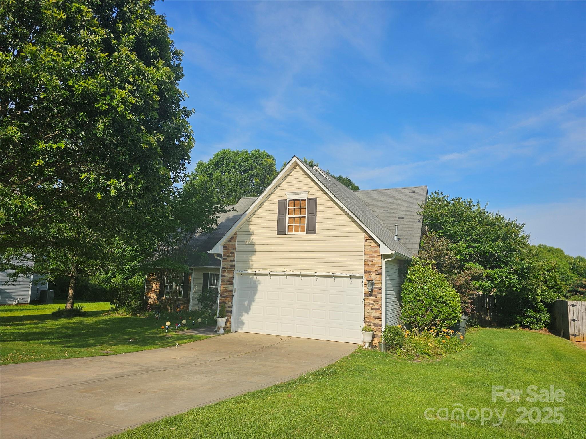3136 Blueberry Drive — Monroe