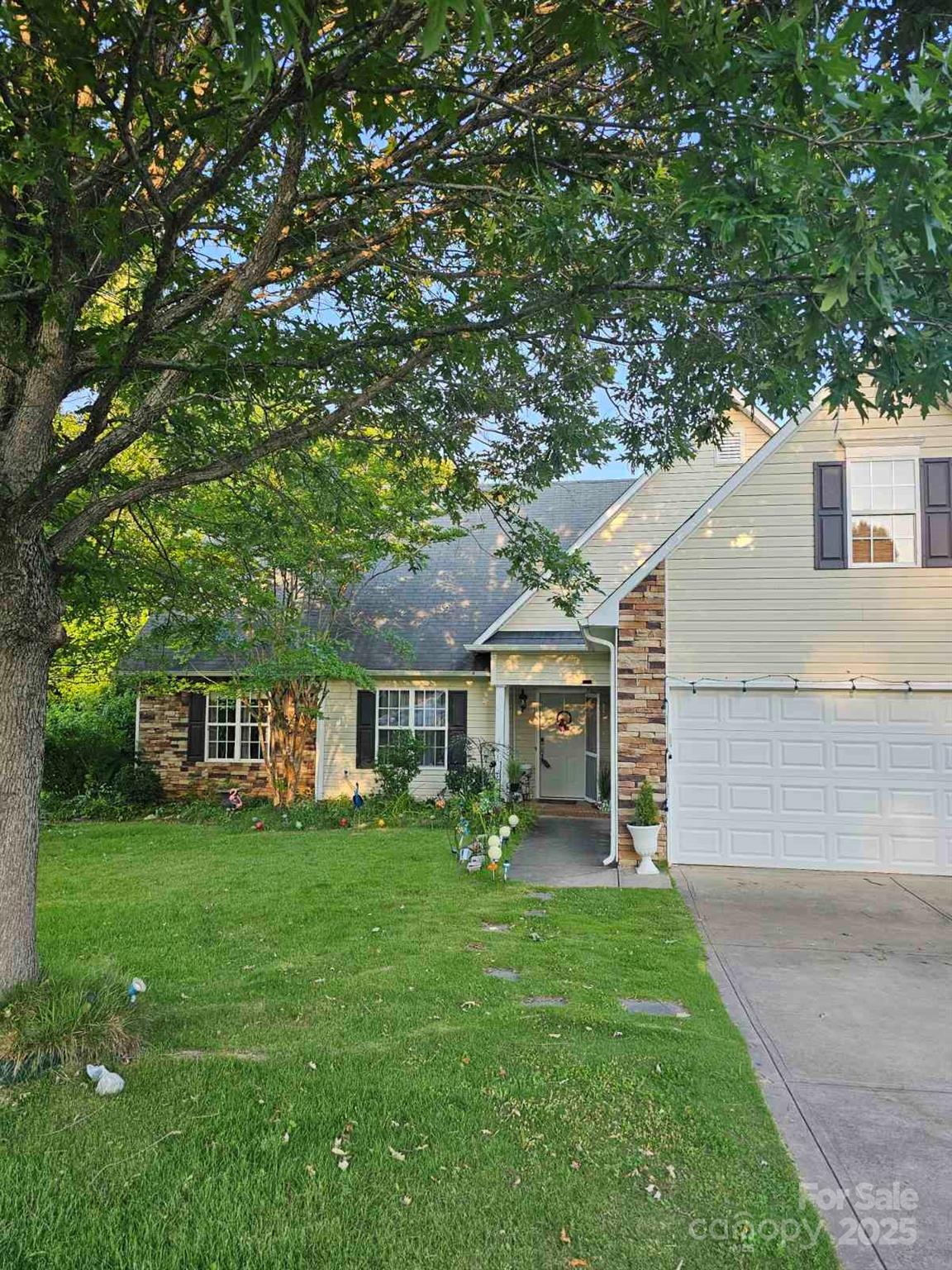 3136 Blueberry Drive — Monroe