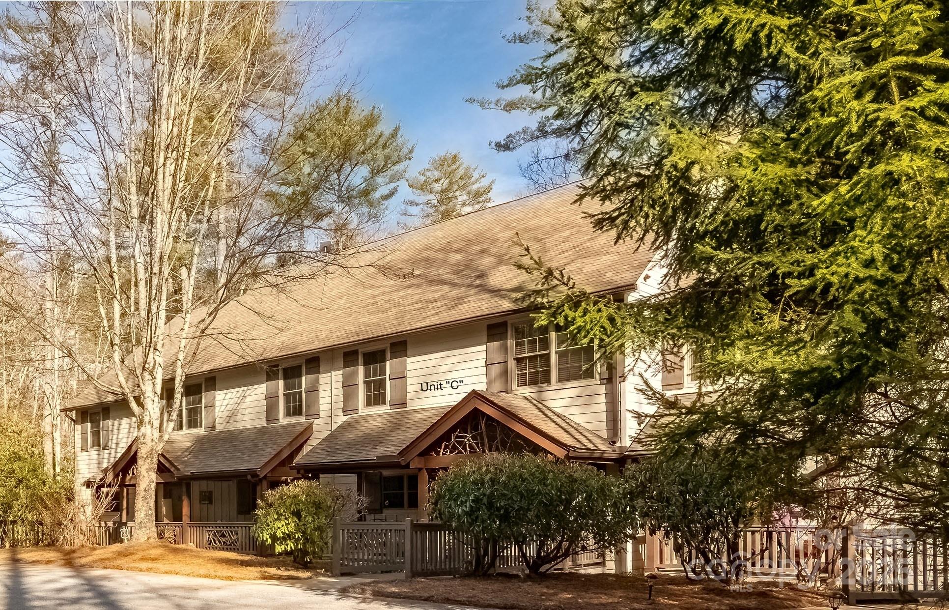620 Sapphire Valley Road — Cashiers