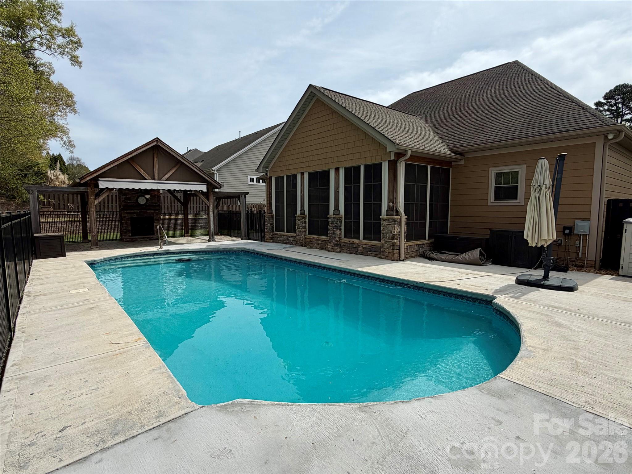 3911 13th Street NE — Hickory