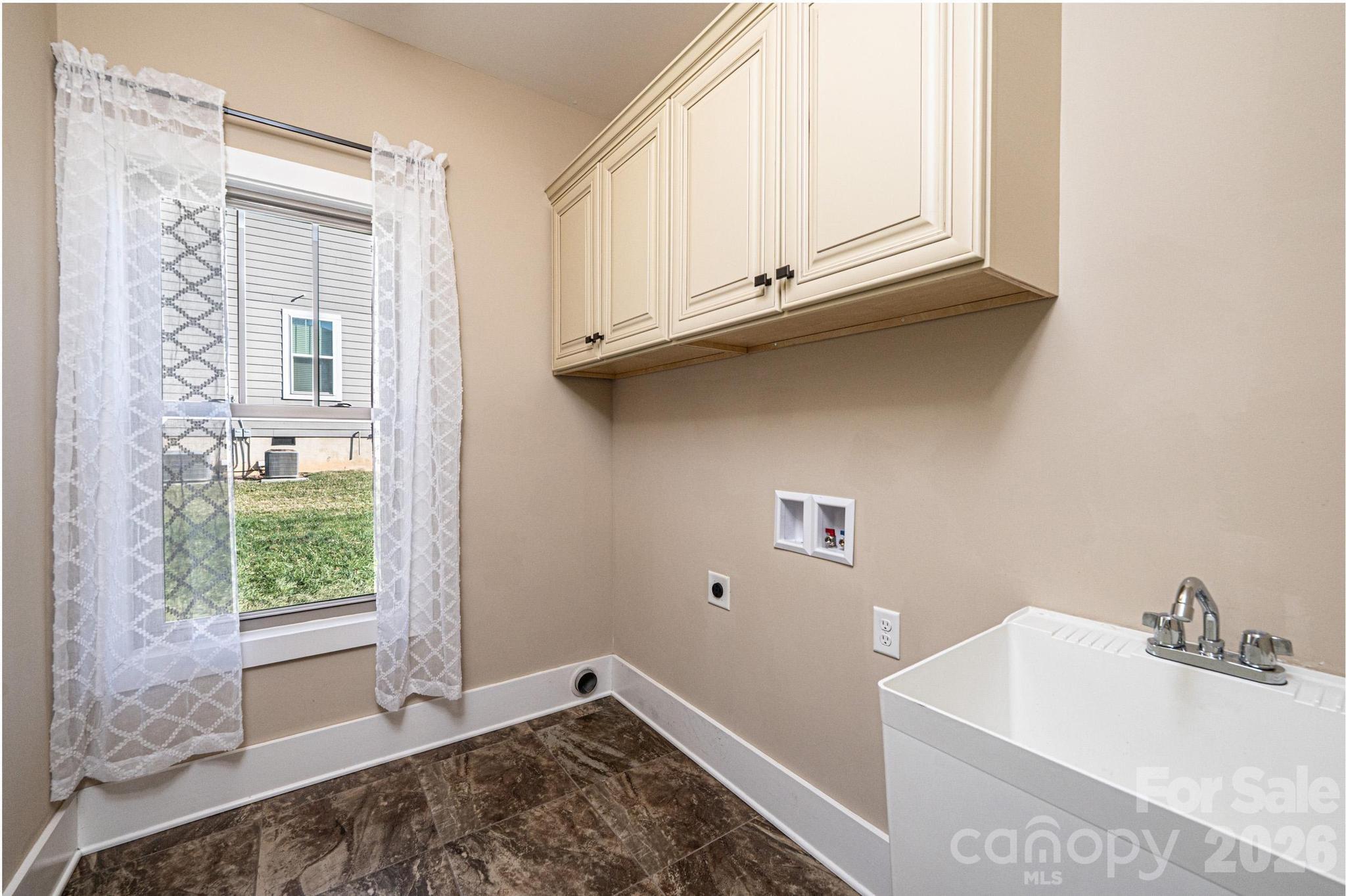 3911 13th Street NE — Hickory