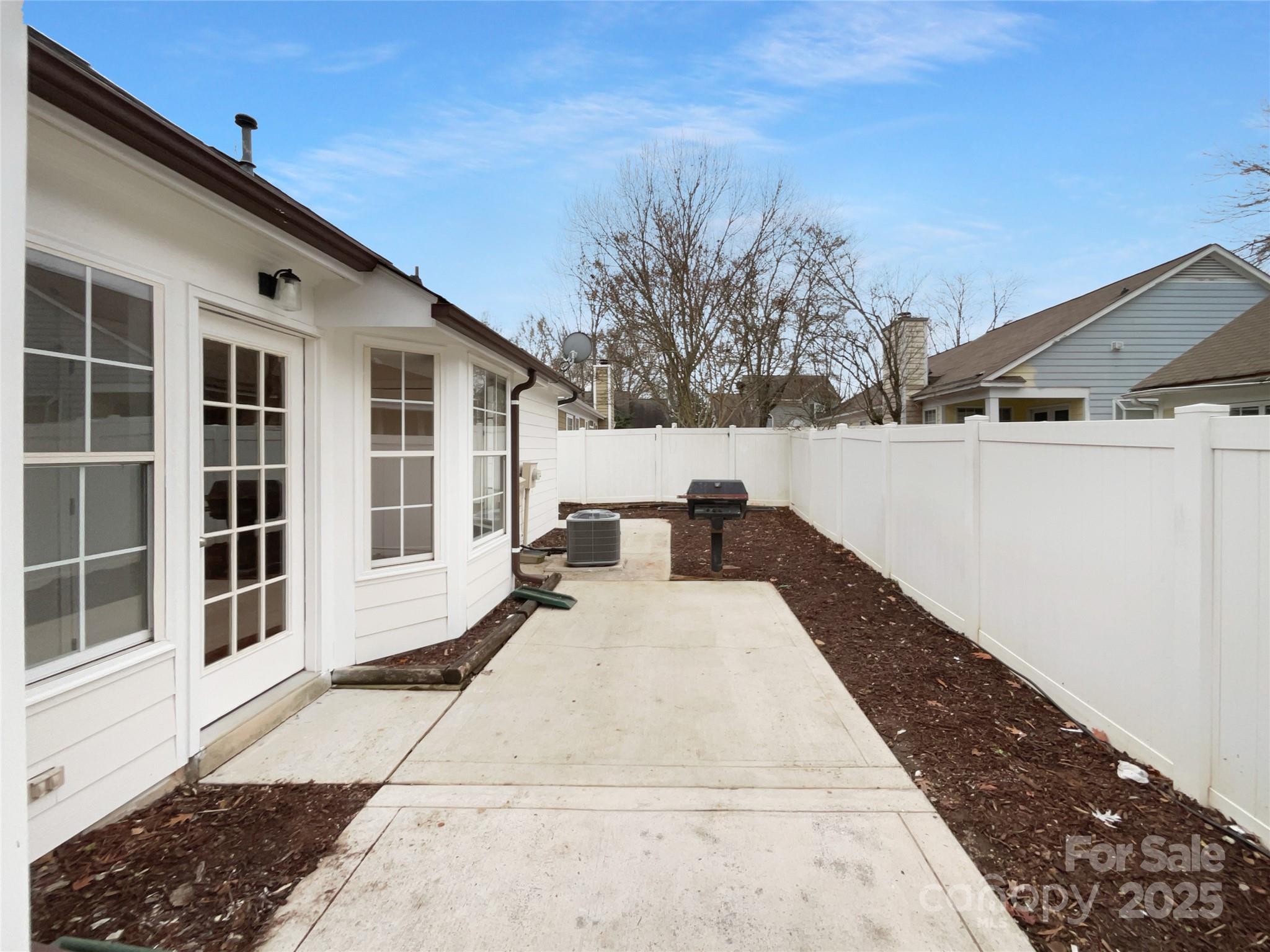 5751 Ebley Lane — Charlotte