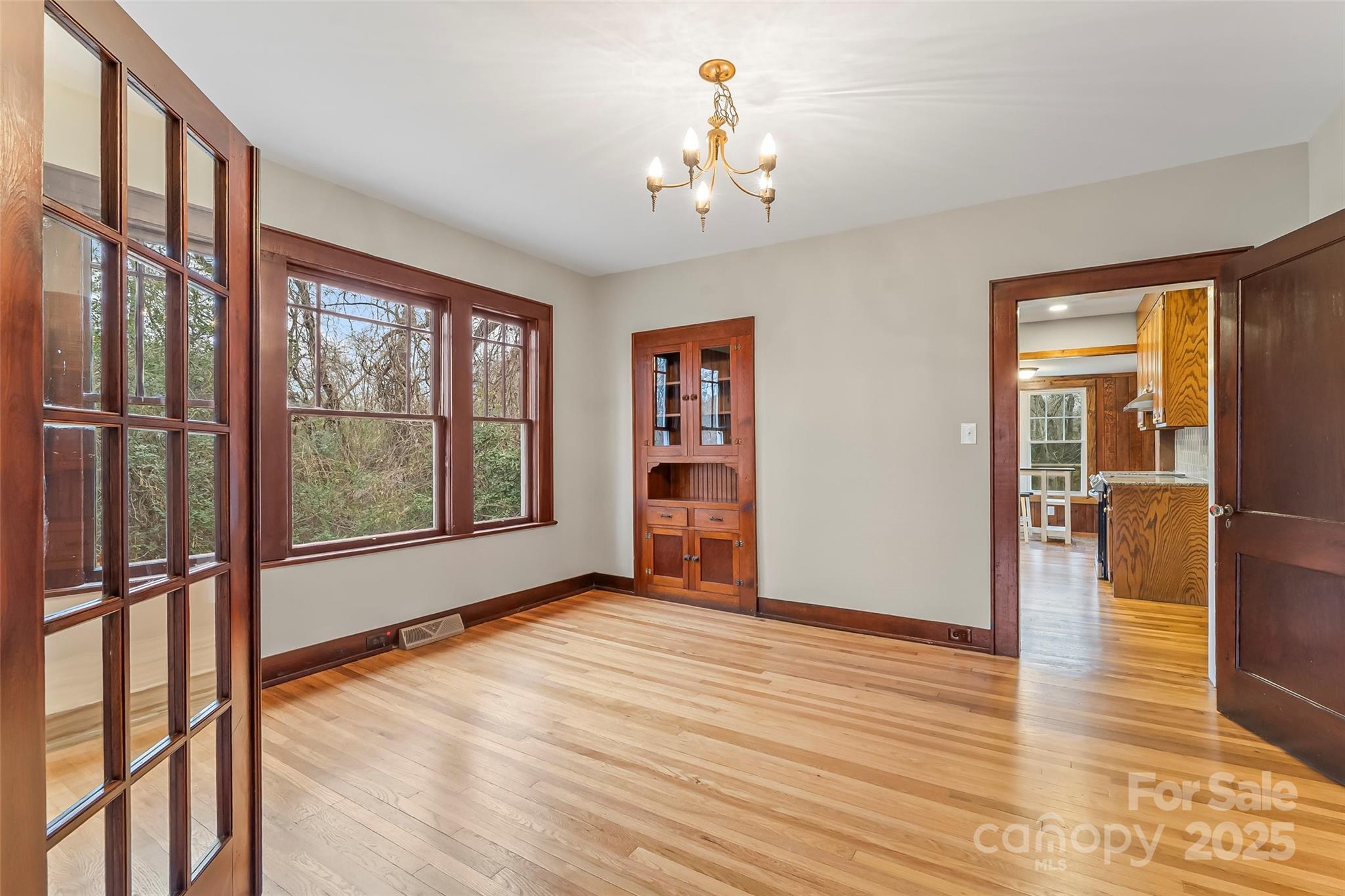 2523 Kool Park Road NE — Hickory