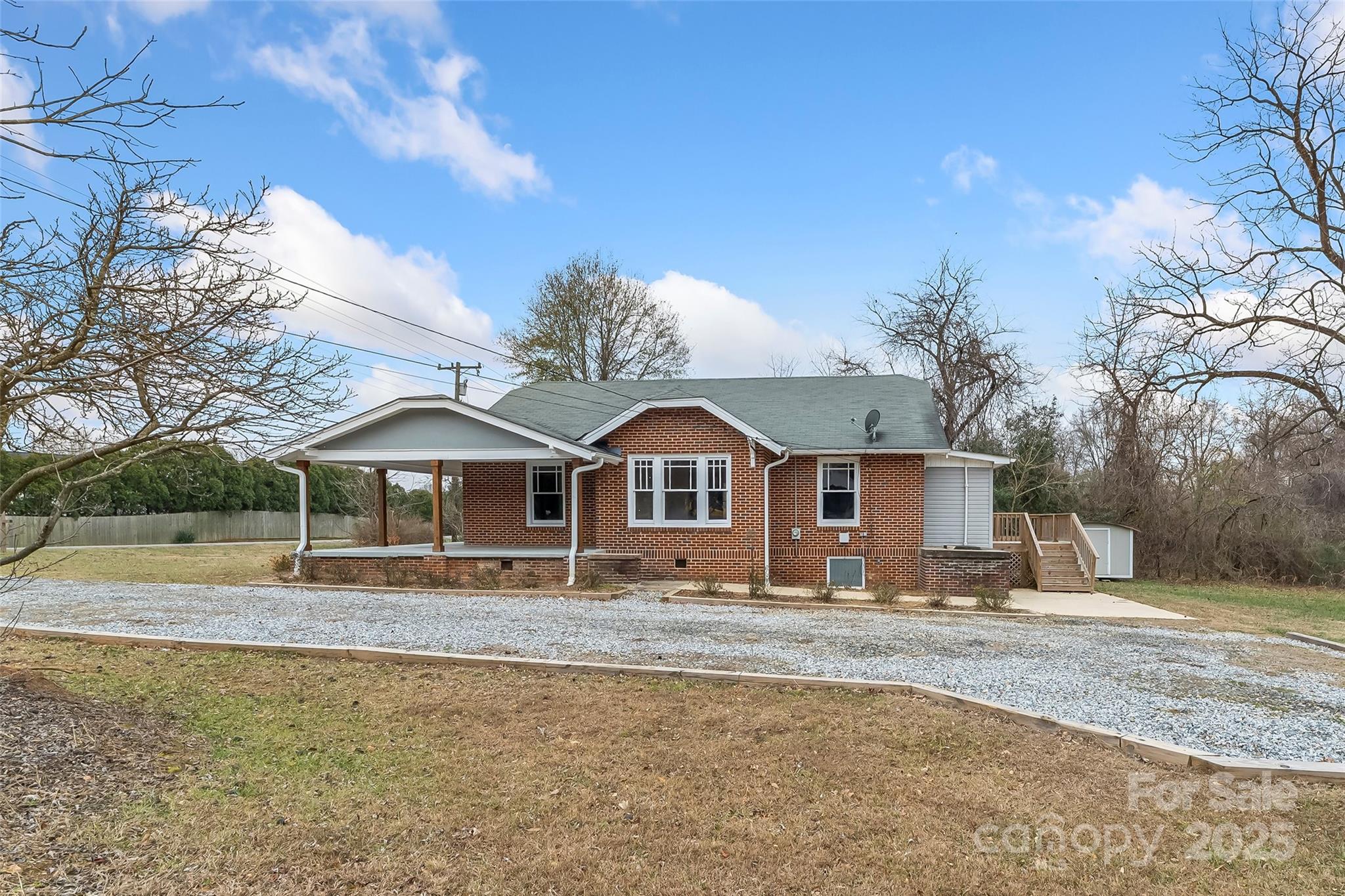 2523 Kool Park Road NE — Hickory