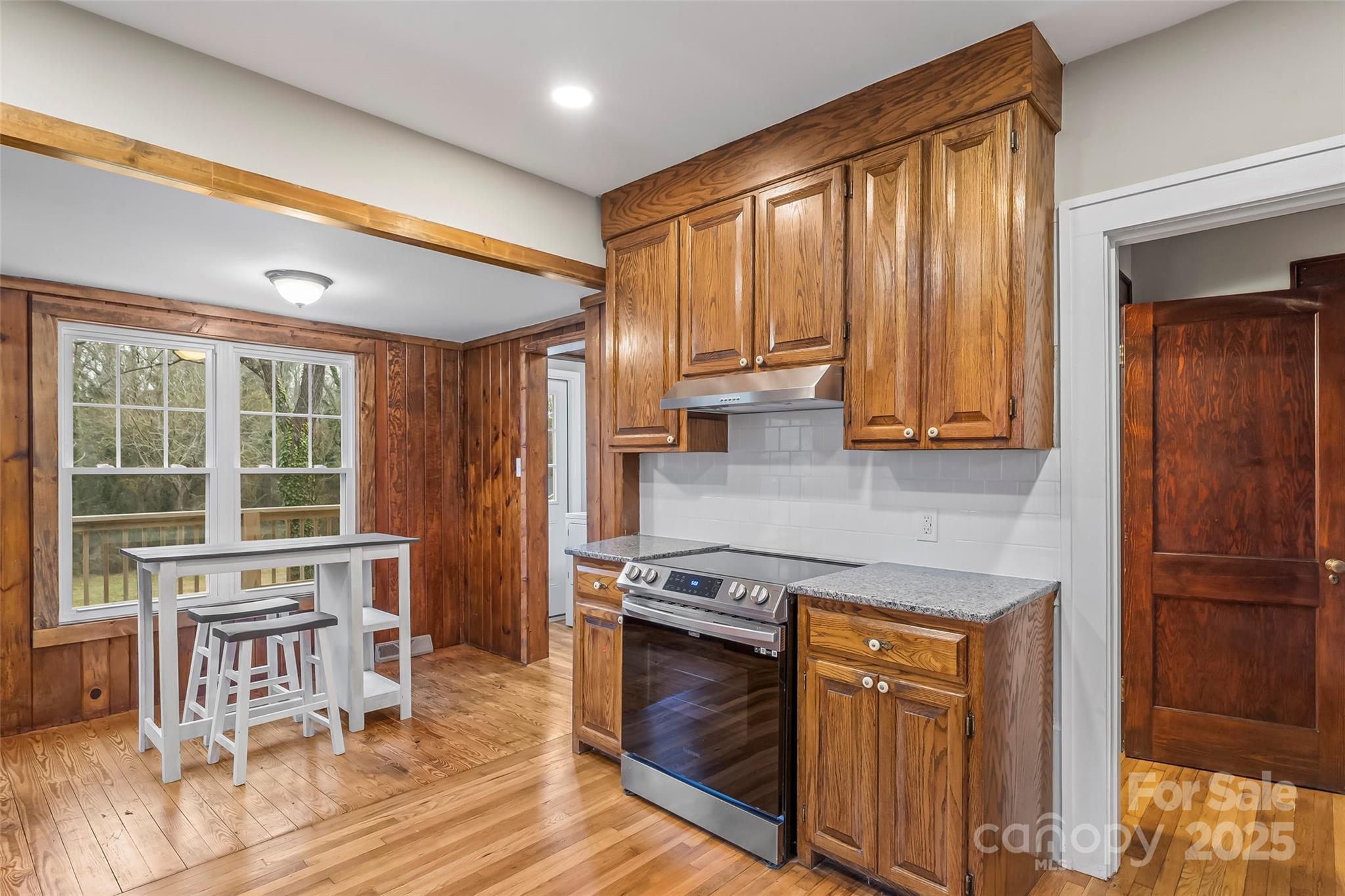 2523 Kool Park Road NE — Hickory