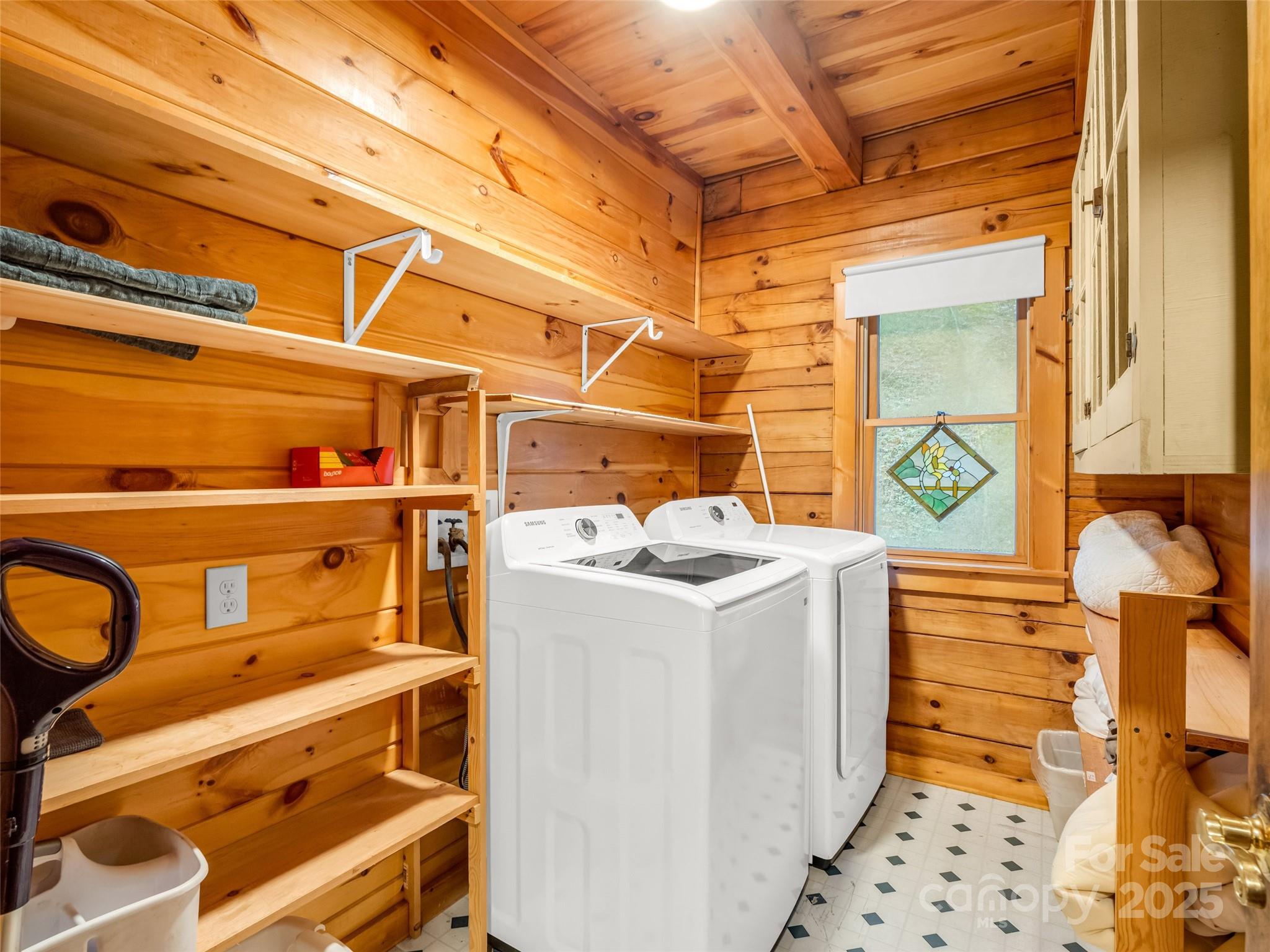 446 Rainbow Circle — Lake Lure