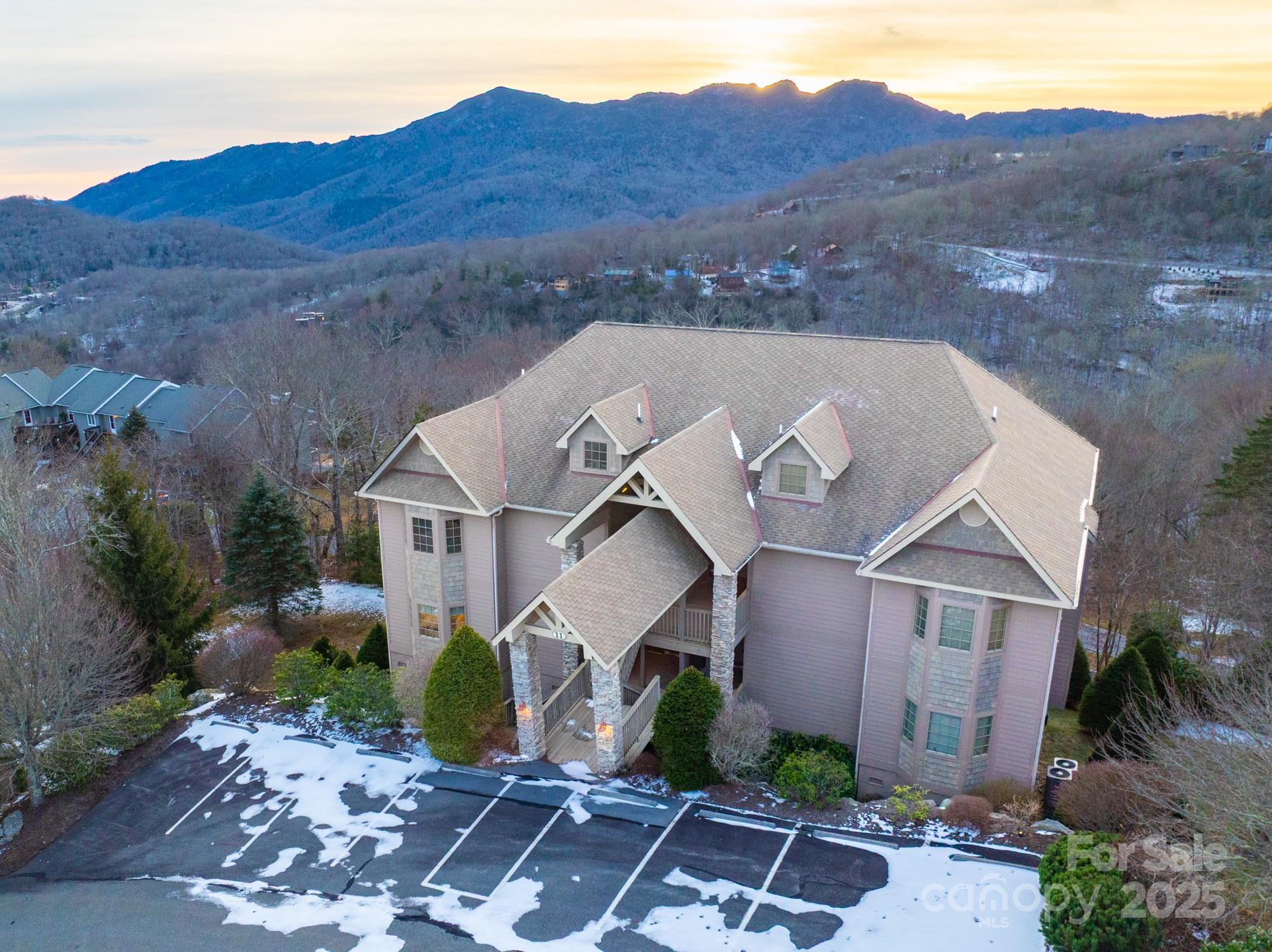 120 Pleasant View Boulevard — Sugar Mountain