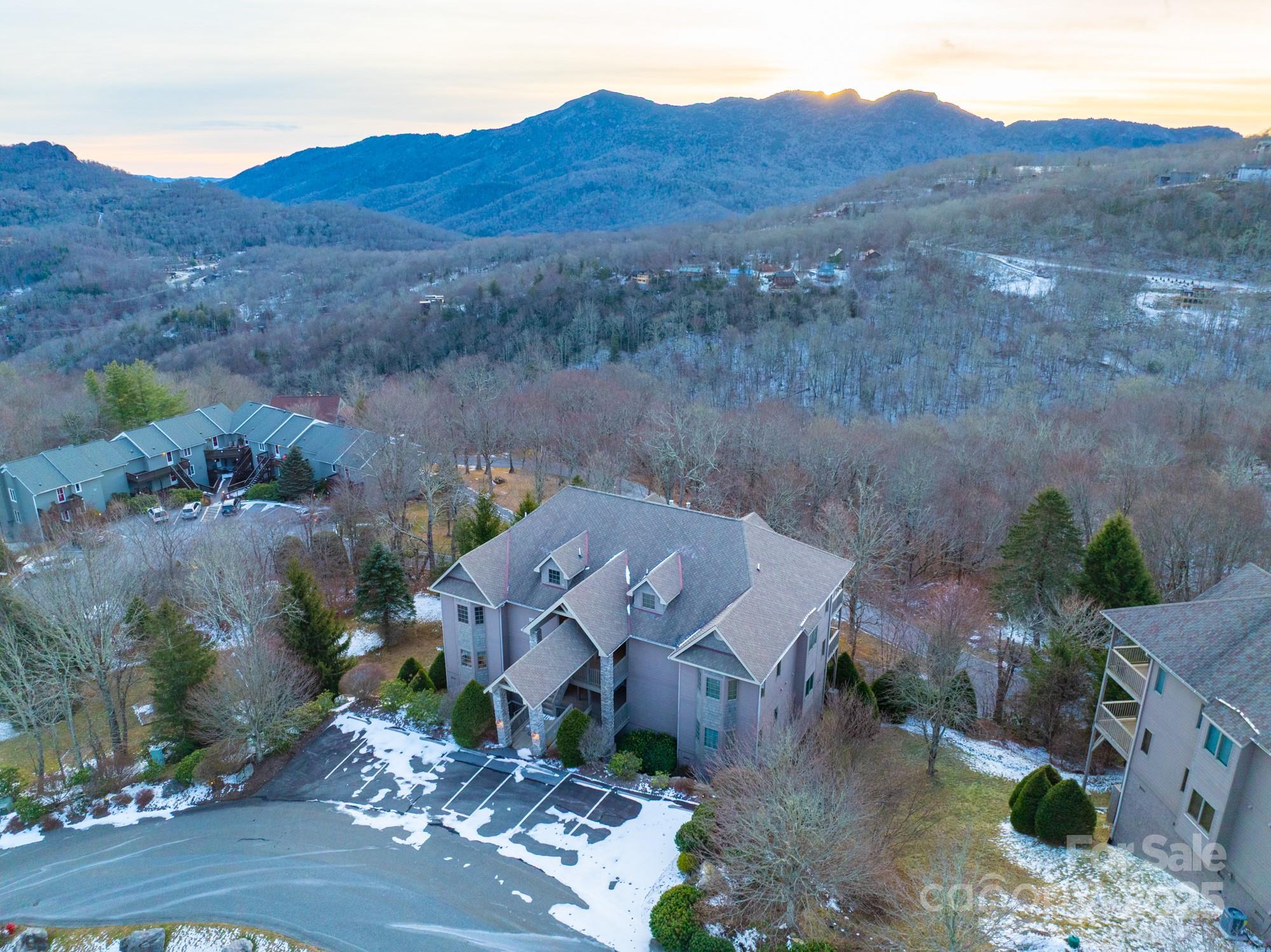 120 Pleasant View Boulevard — Sugar Mountain