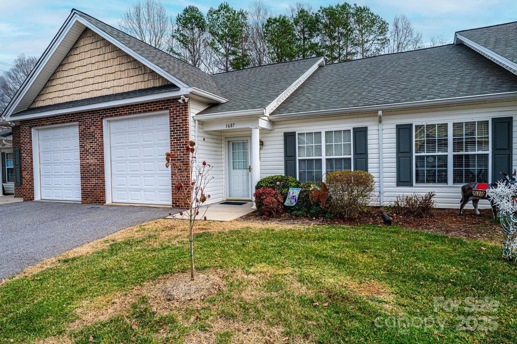 1687 Golden Cedar Lane — Newton