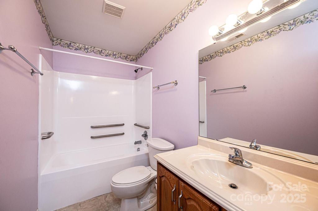 1687 Golden Cedar Lane — Newton
