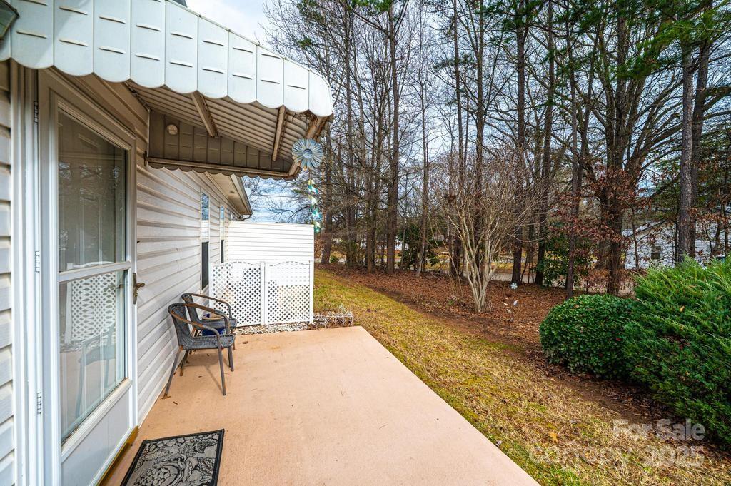 1687 Golden Cedar Lane — Newton