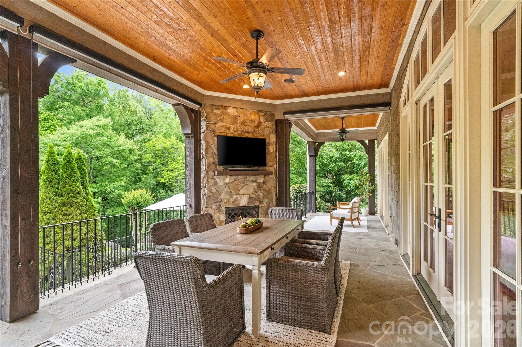 9105 Island Point Road — Charlotte