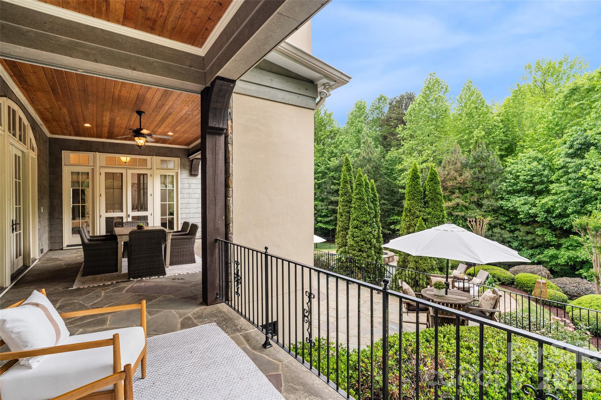 9105 Island Point Road — Charlotte