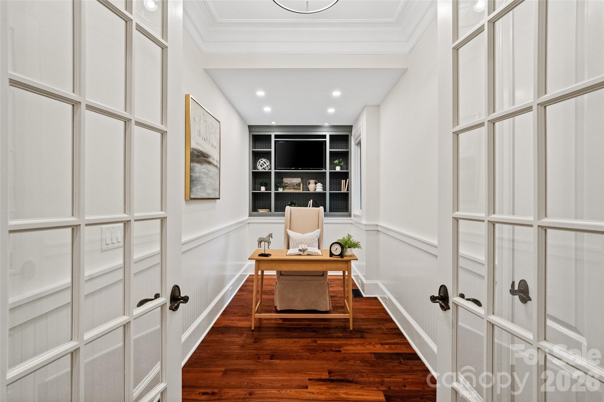 9105 Island Point Road — Charlotte