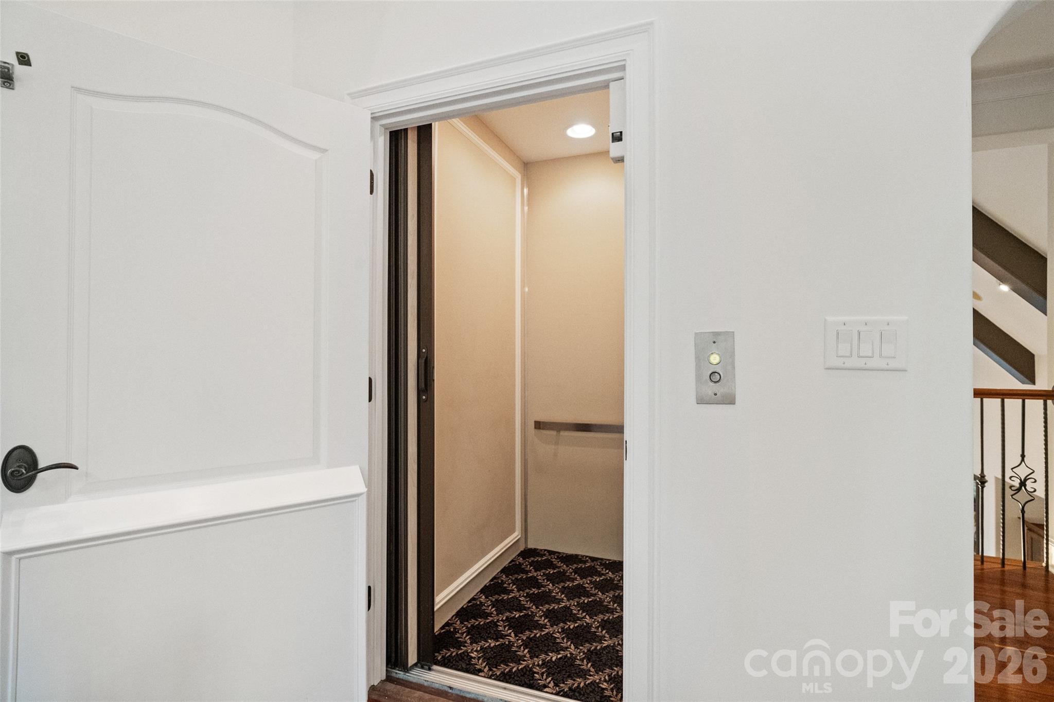 9105 Island Point Road — Charlotte