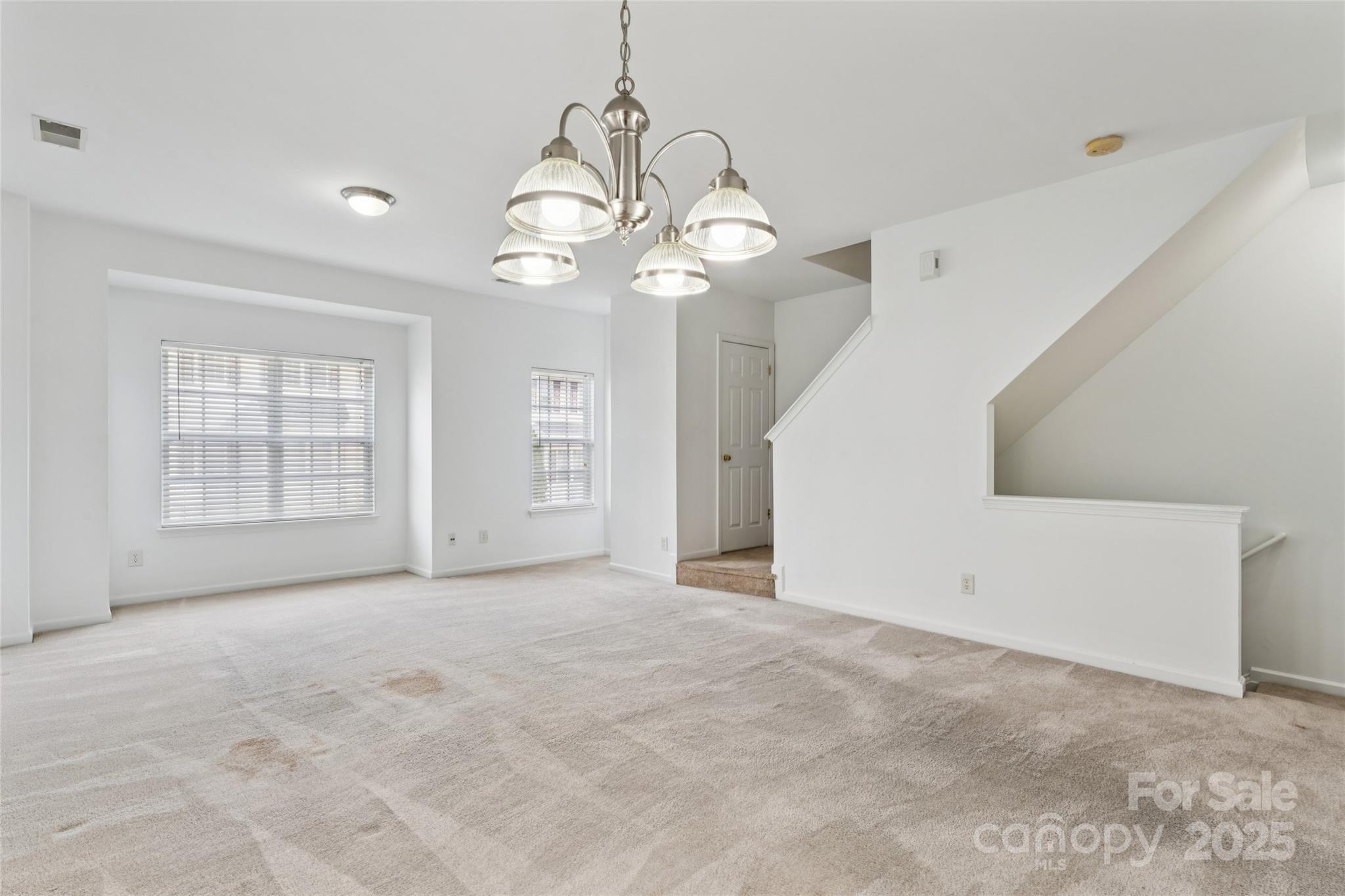 10032 Treeside Lane — Matthews