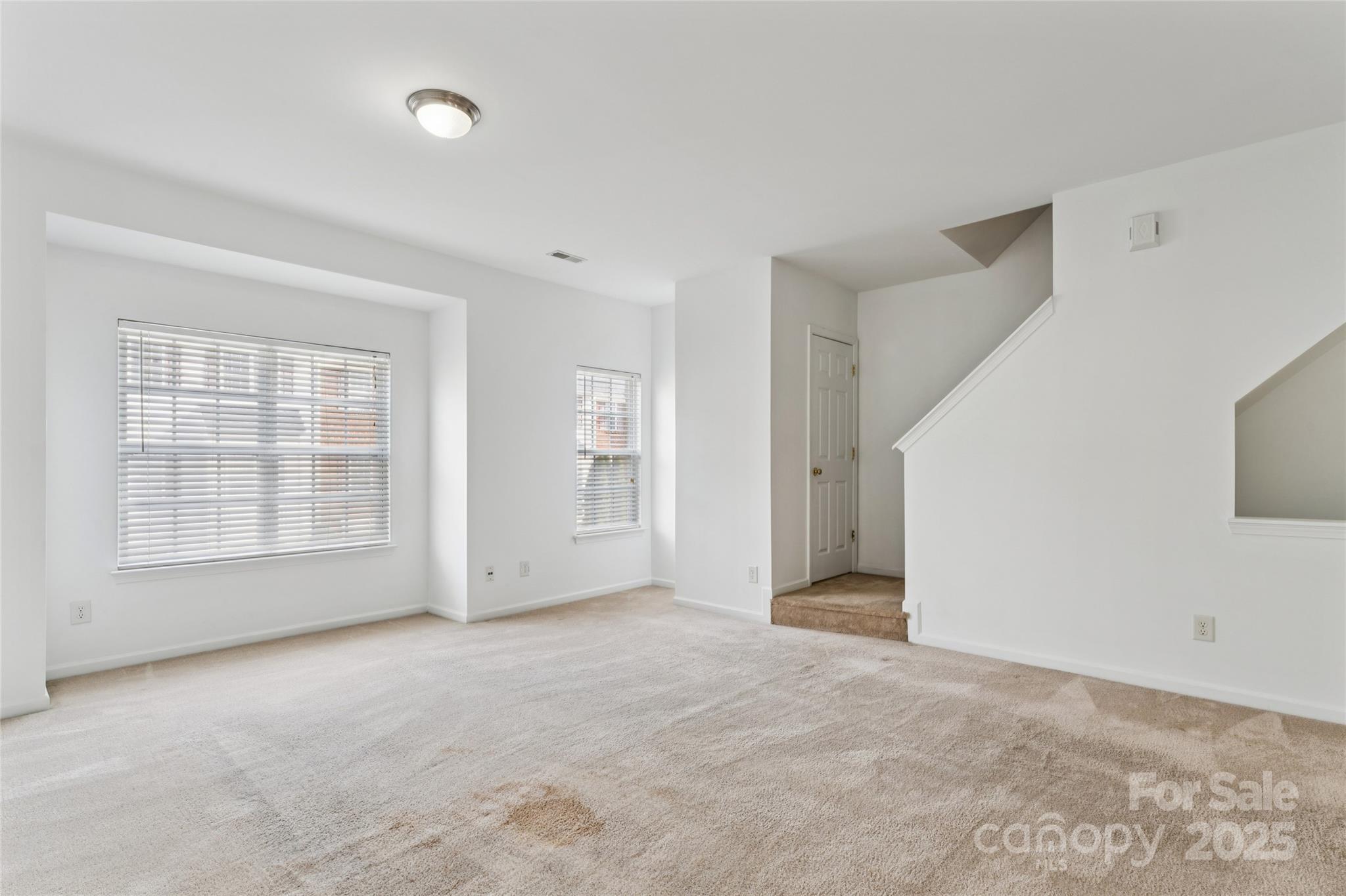10032 Treeside Lane — Matthews