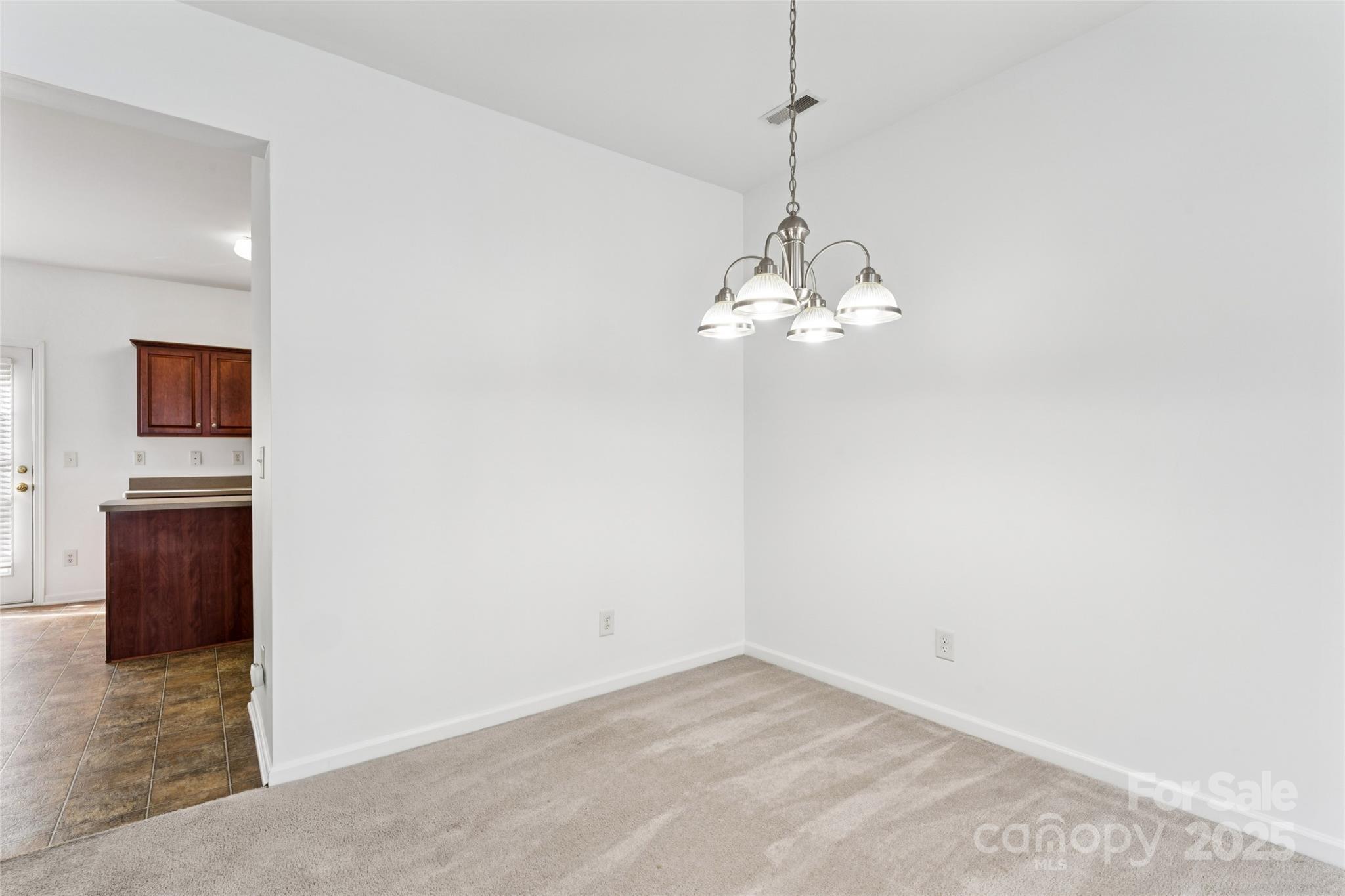 10032 Treeside Lane — Matthews