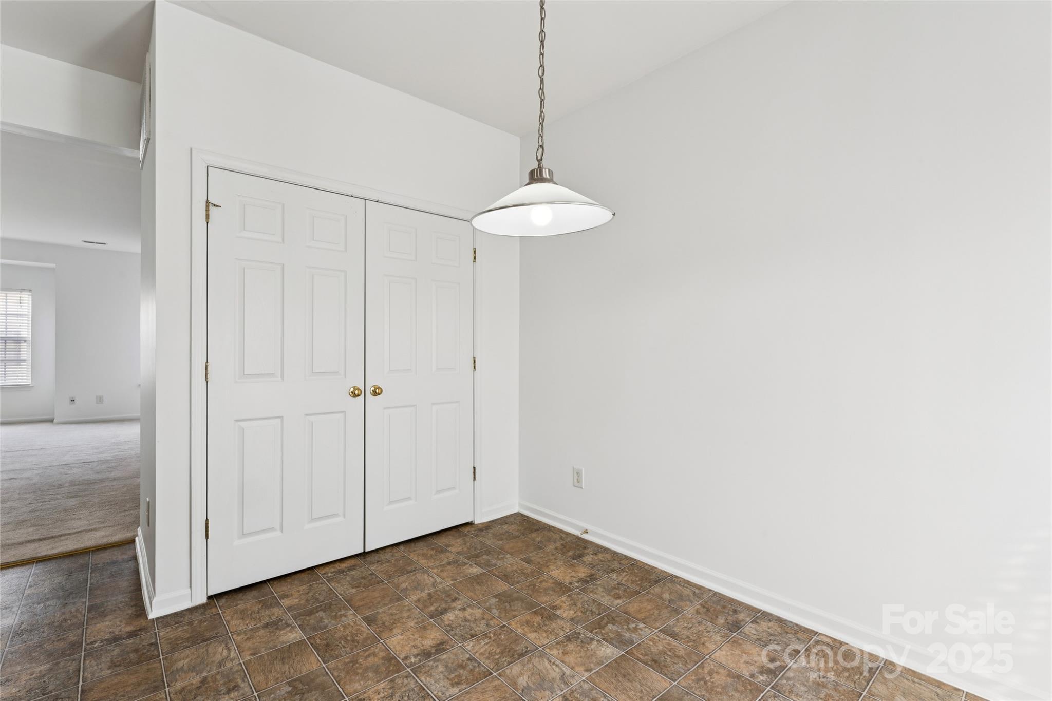 10032 Treeside Lane — Matthews