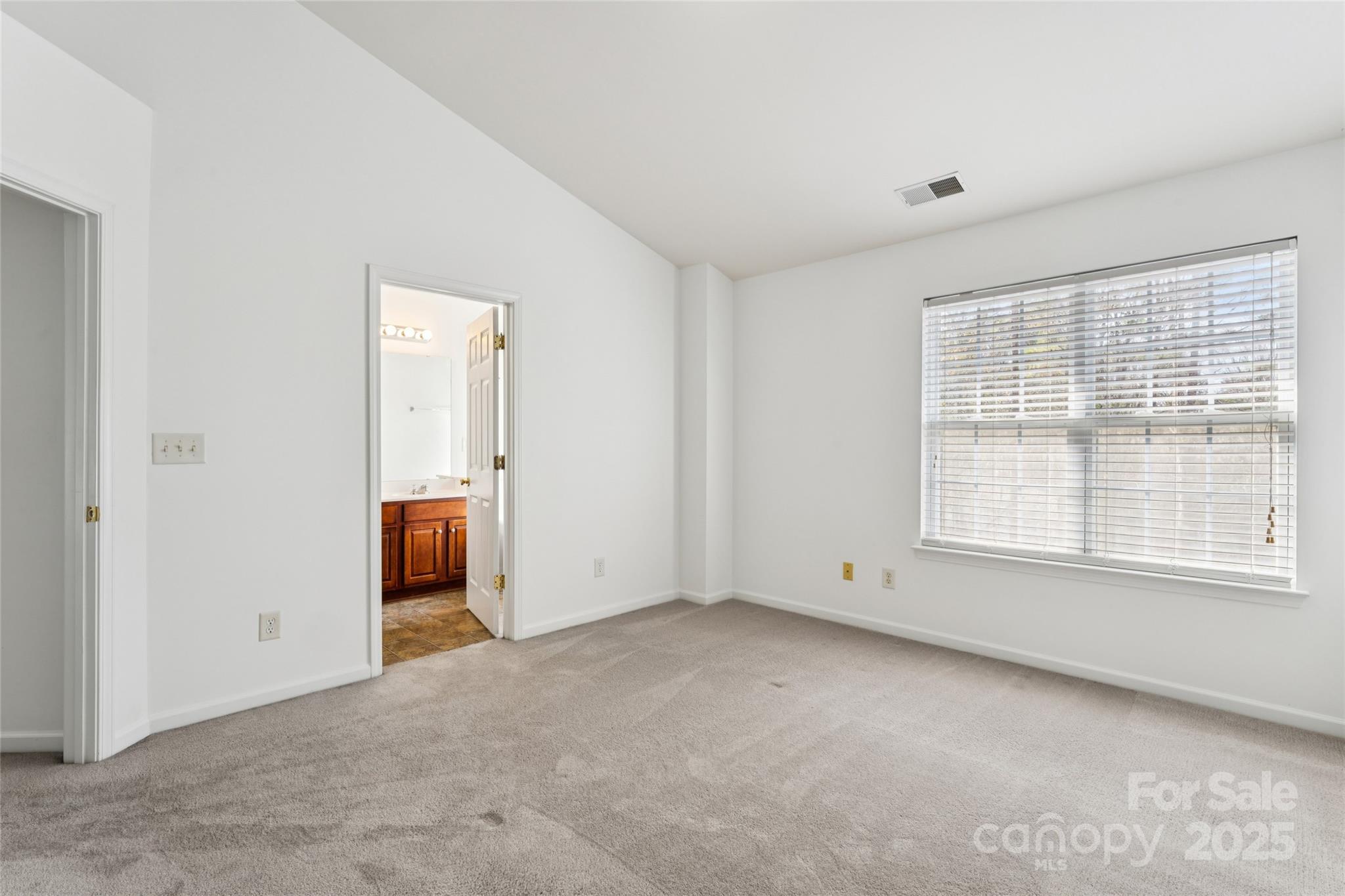 10032 Treeside Lane — Matthews
