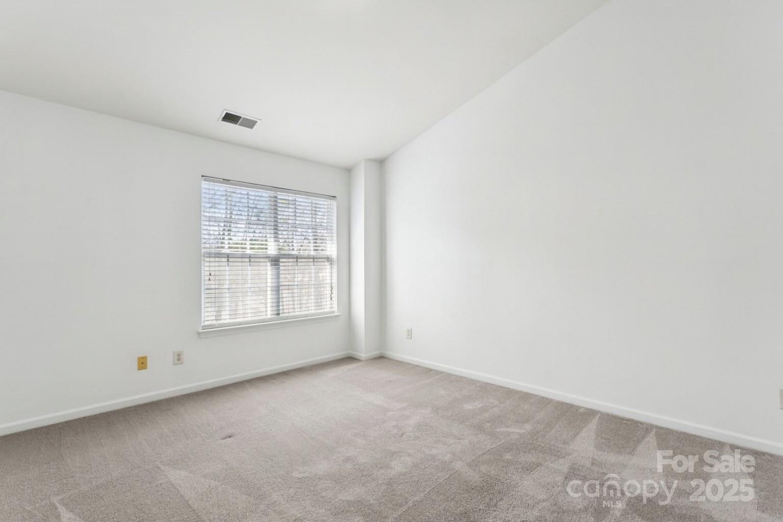 10032 Treeside Lane — Matthews