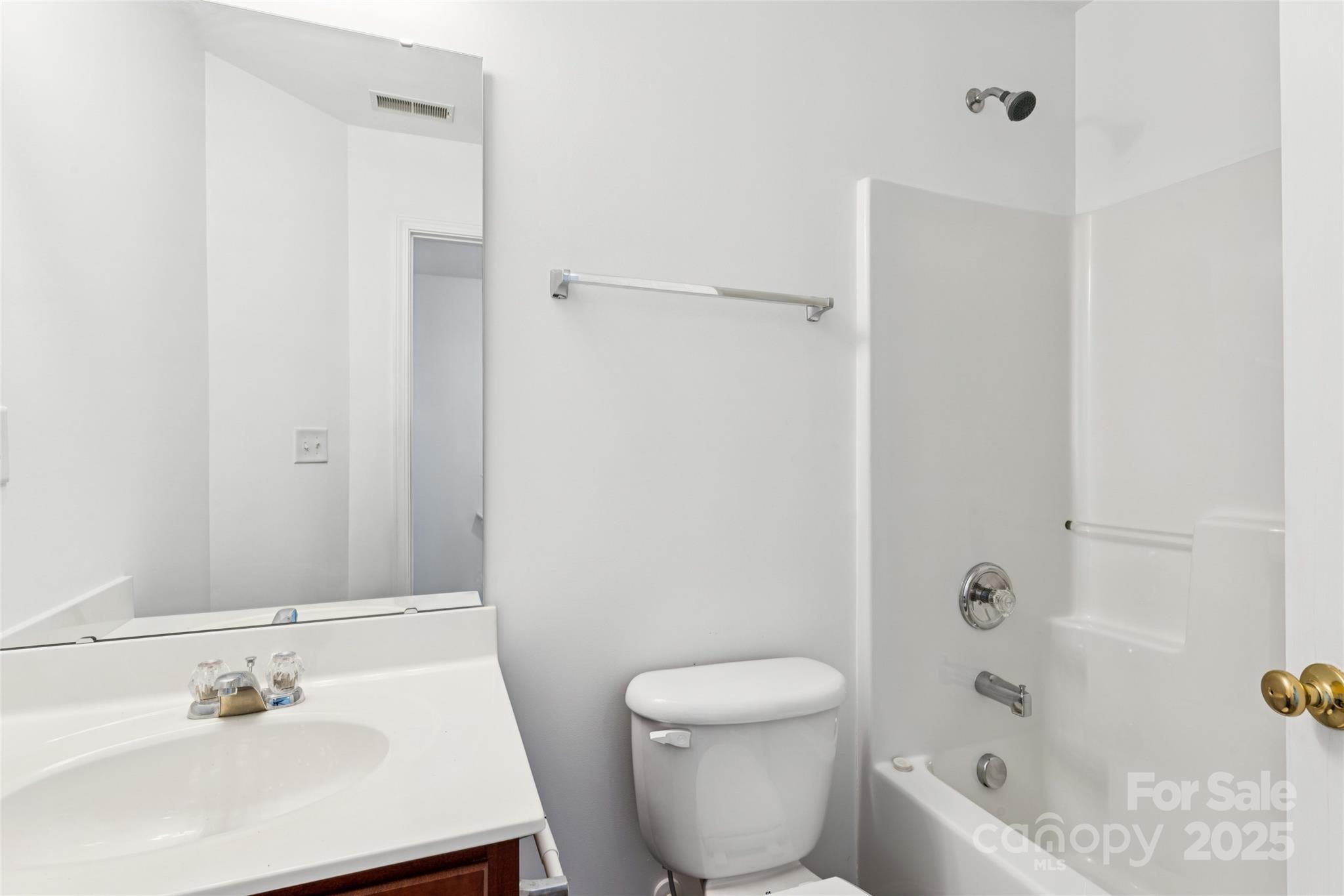 10032 Treeside Lane — Matthews