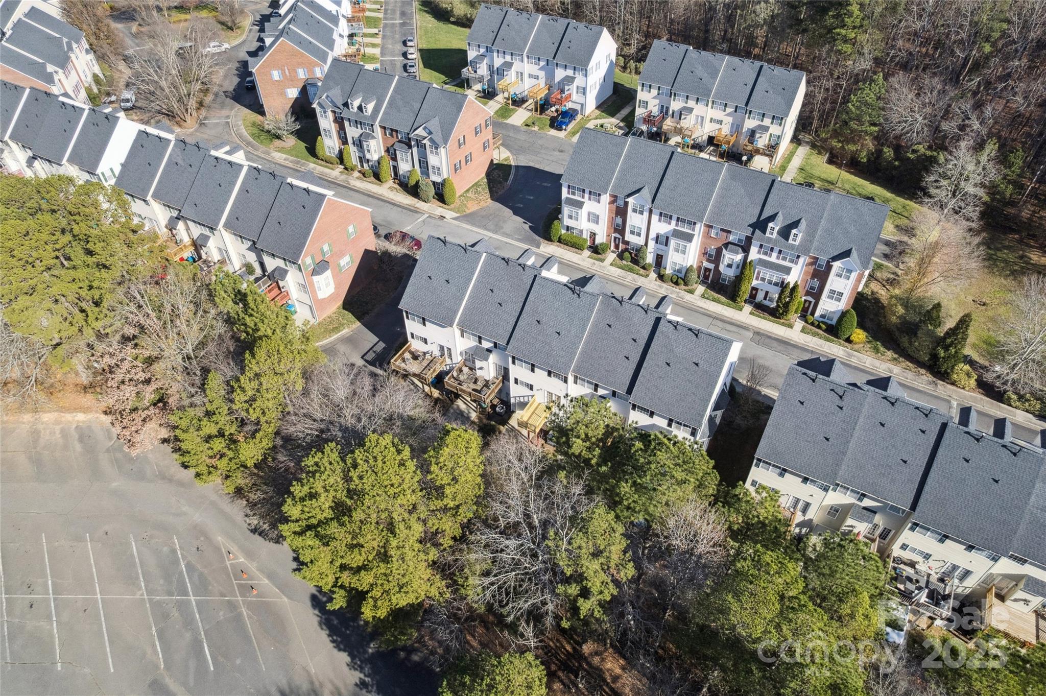 10032 Treeside Lane — Matthews