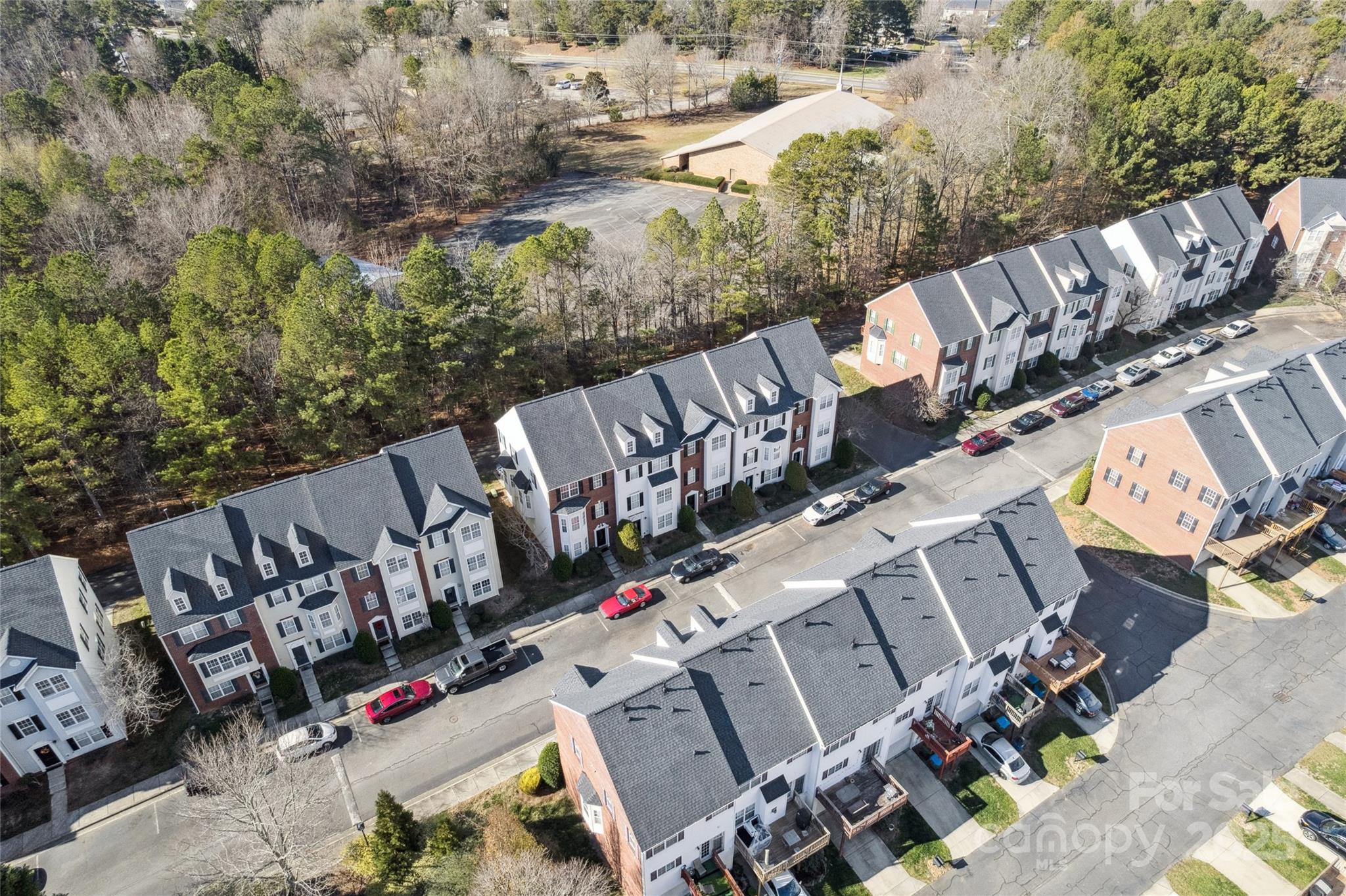 10032 Treeside Lane — Matthews