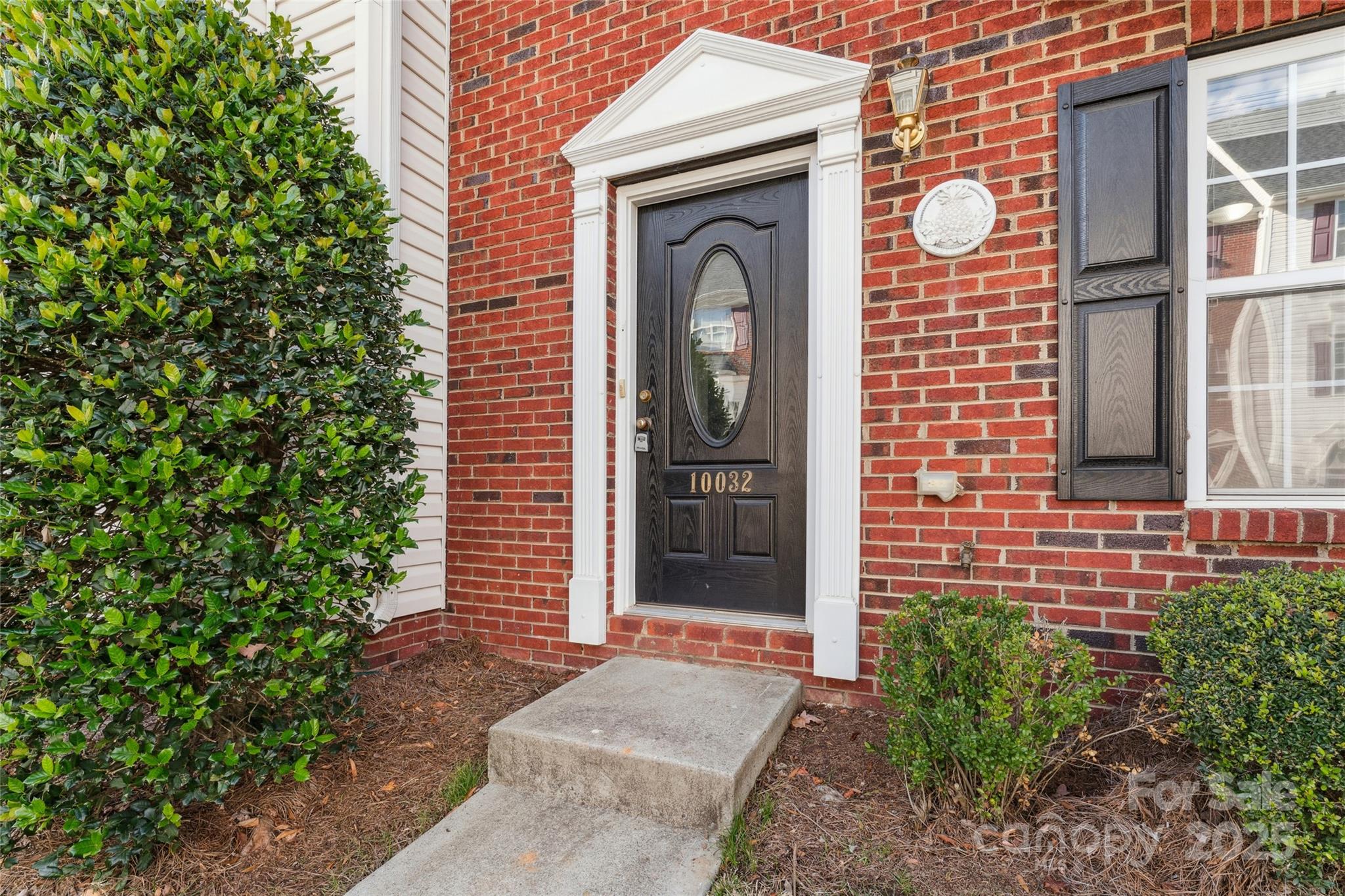 10032 Treeside Lane — Matthews