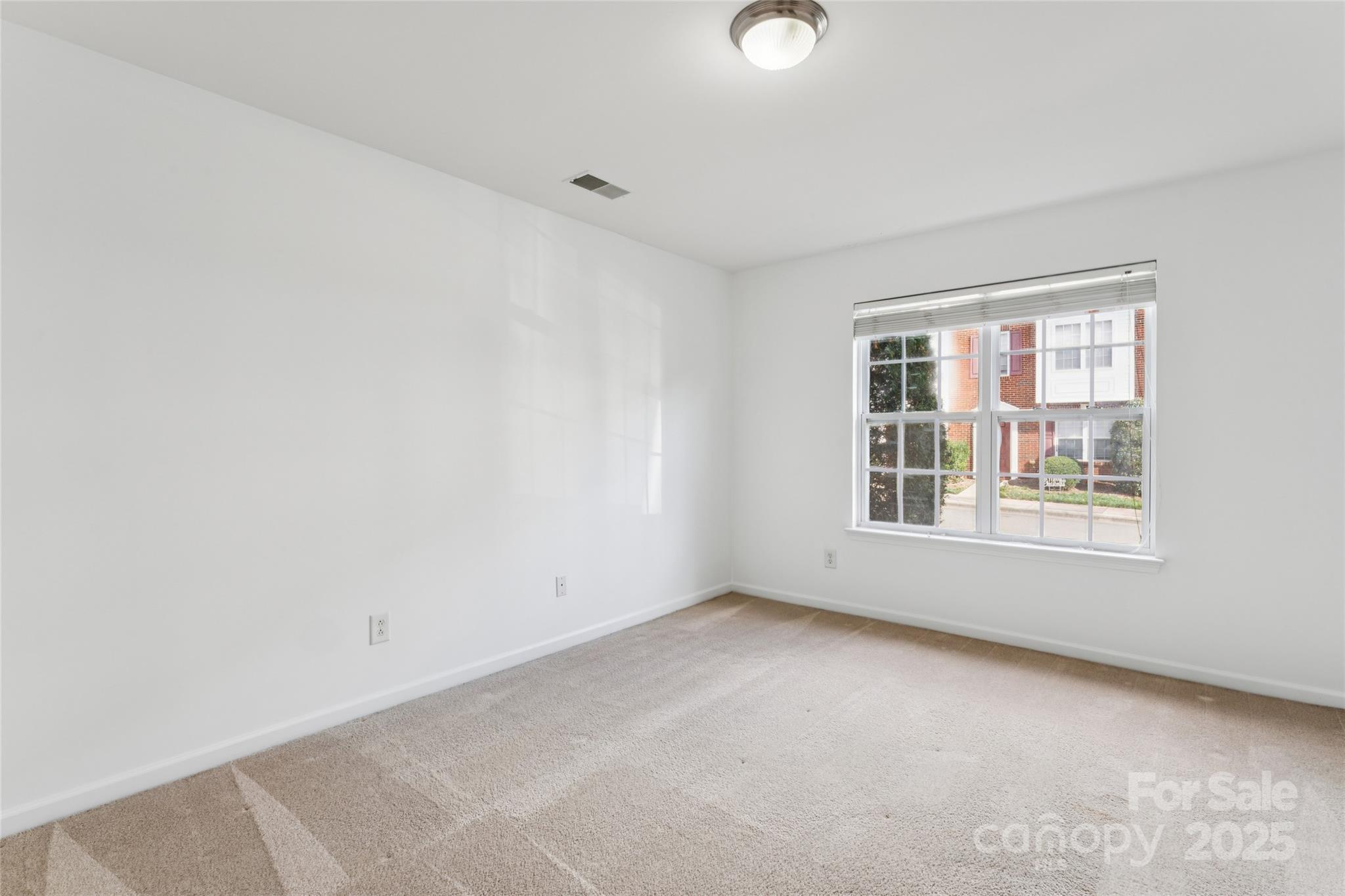 10032 Treeside Lane — Matthews