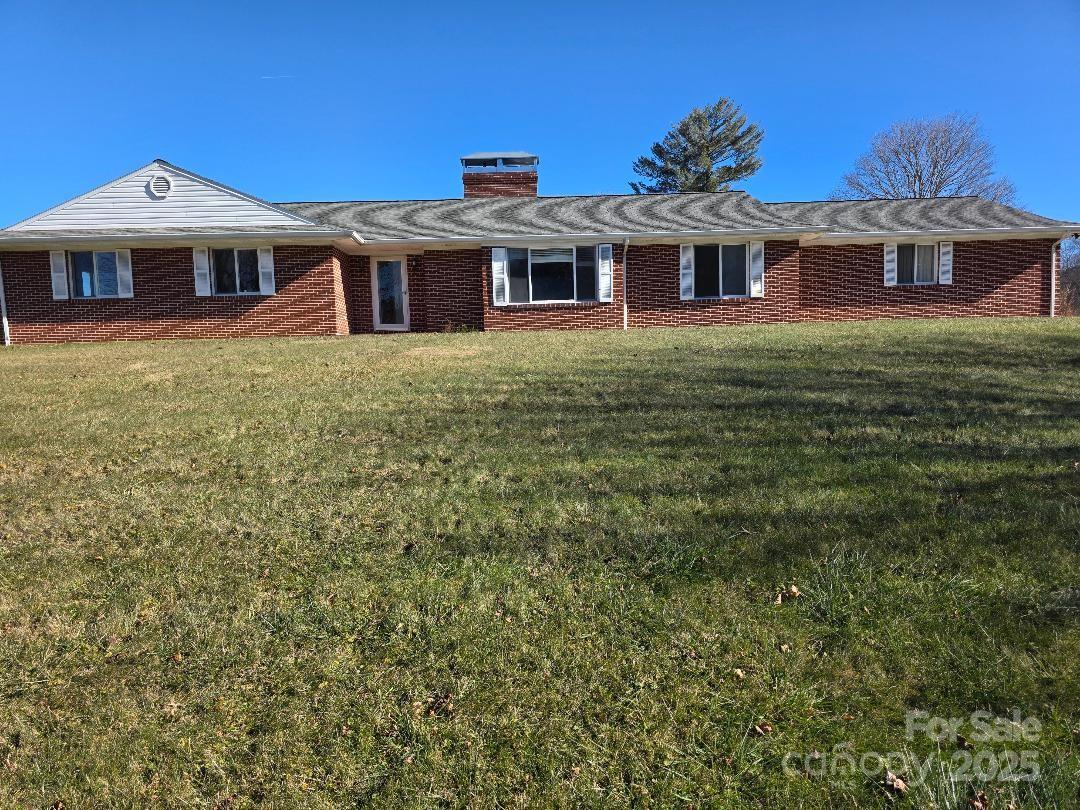 1375 E US Highway 19E Highway — Burnsville