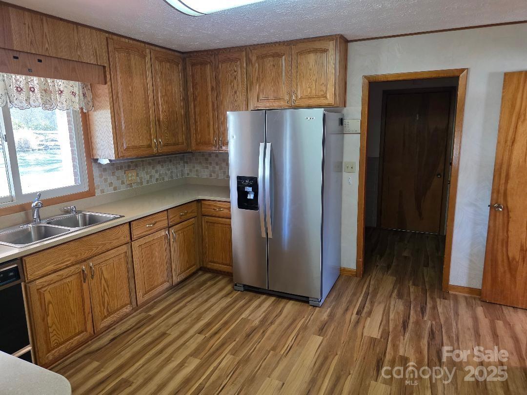 1375 E US Highway 19E Highway — Burnsville