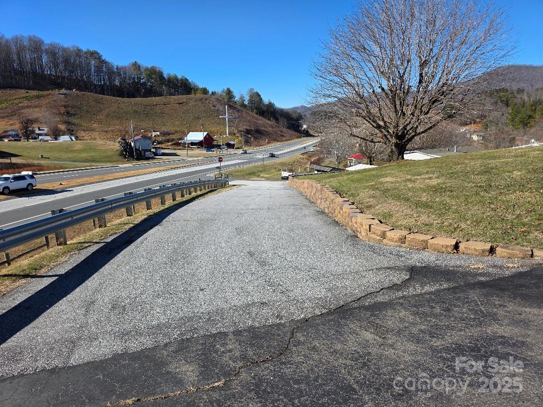 1375 E US Highway 19E Highway — Burnsville