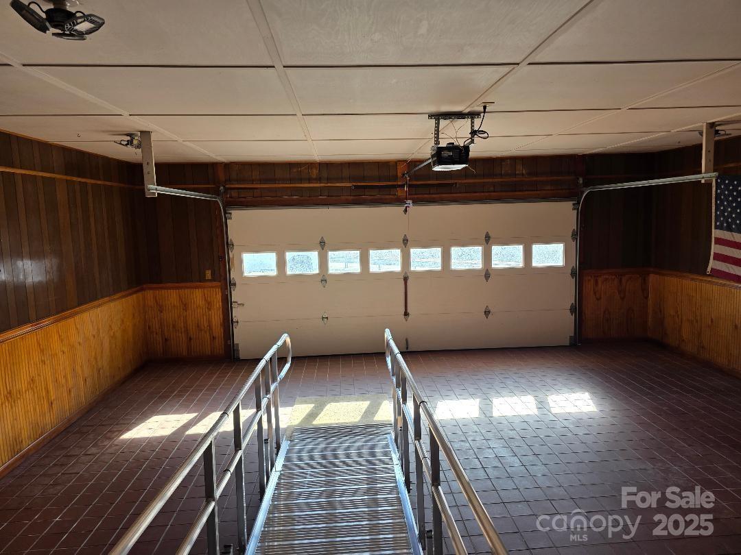 1375 E US Highway 19E Highway — Burnsville