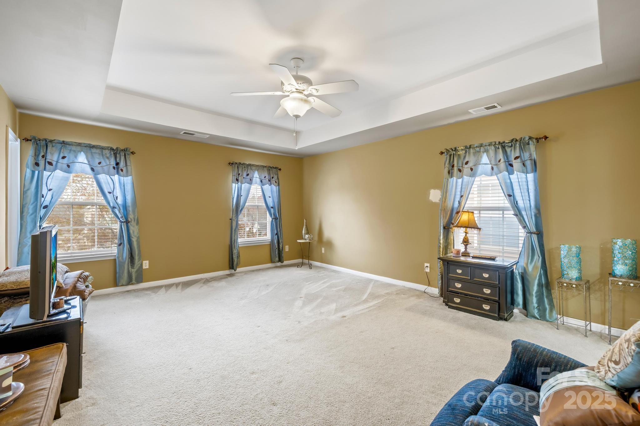 4124 Houldsworth Drive — Charlotte