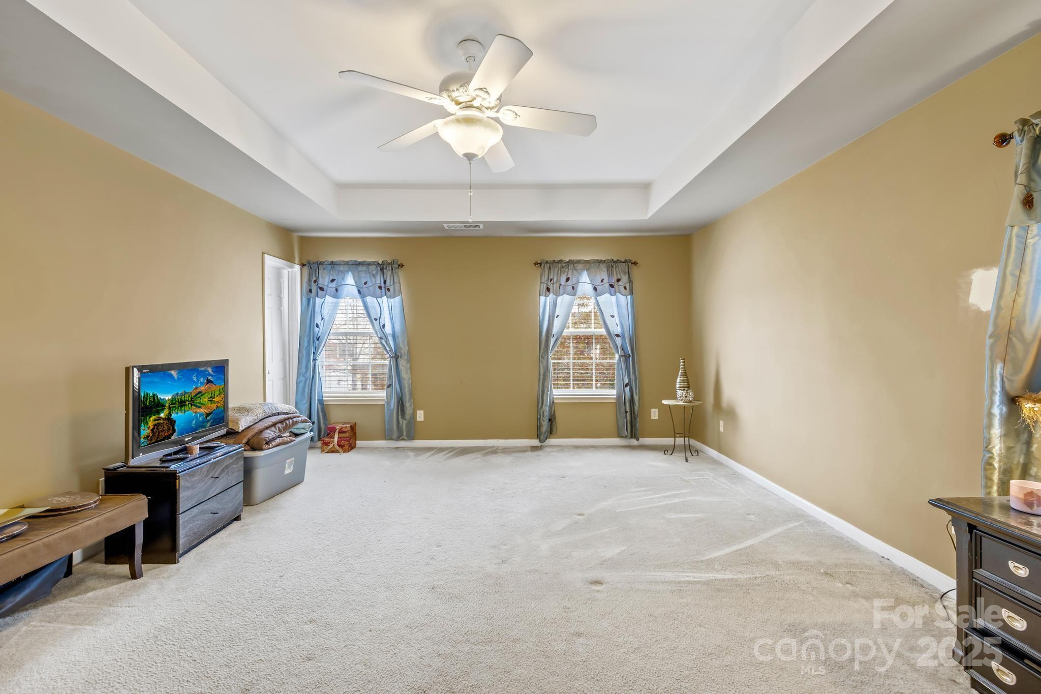 4124 Houldsworth Drive — Charlotte