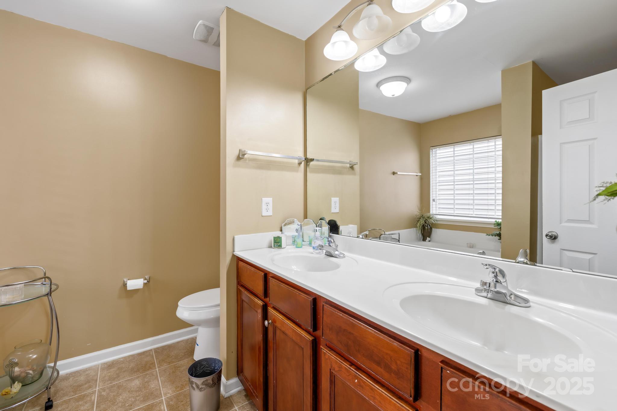 4124 Houldsworth Drive — Charlotte