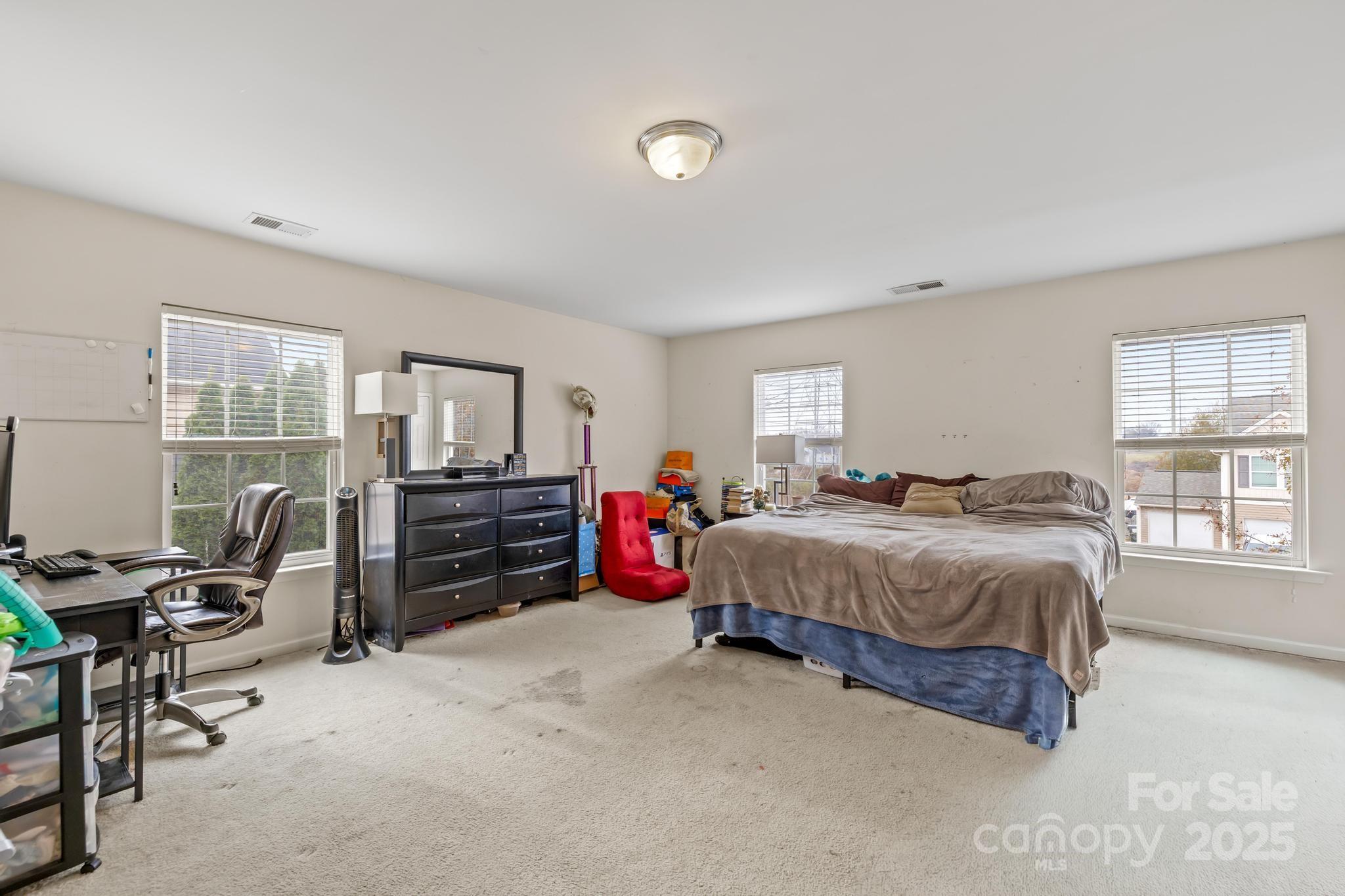 4124 Houldsworth Drive — Charlotte