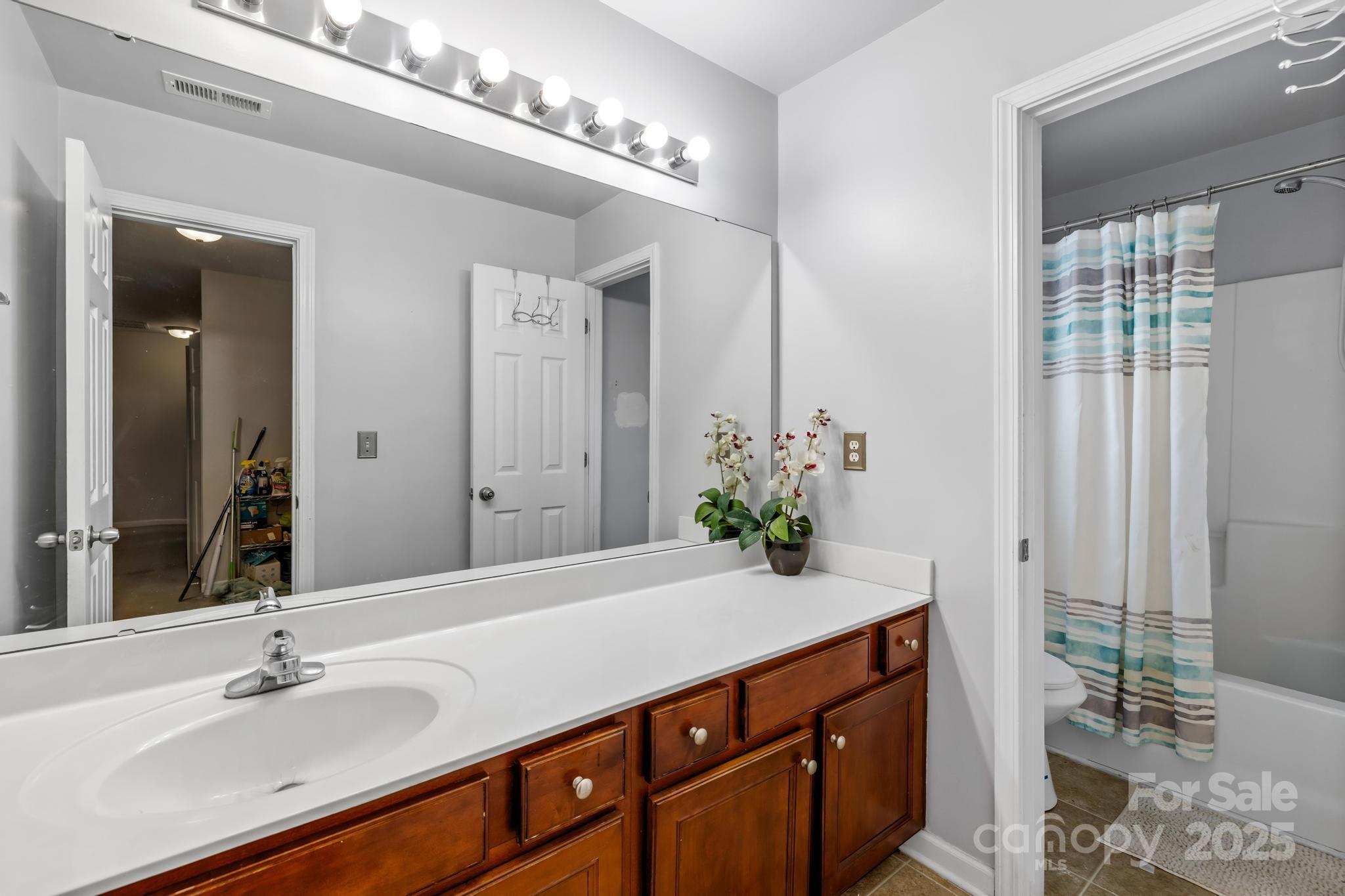 4124 Houldsworth Drive — Charlotte