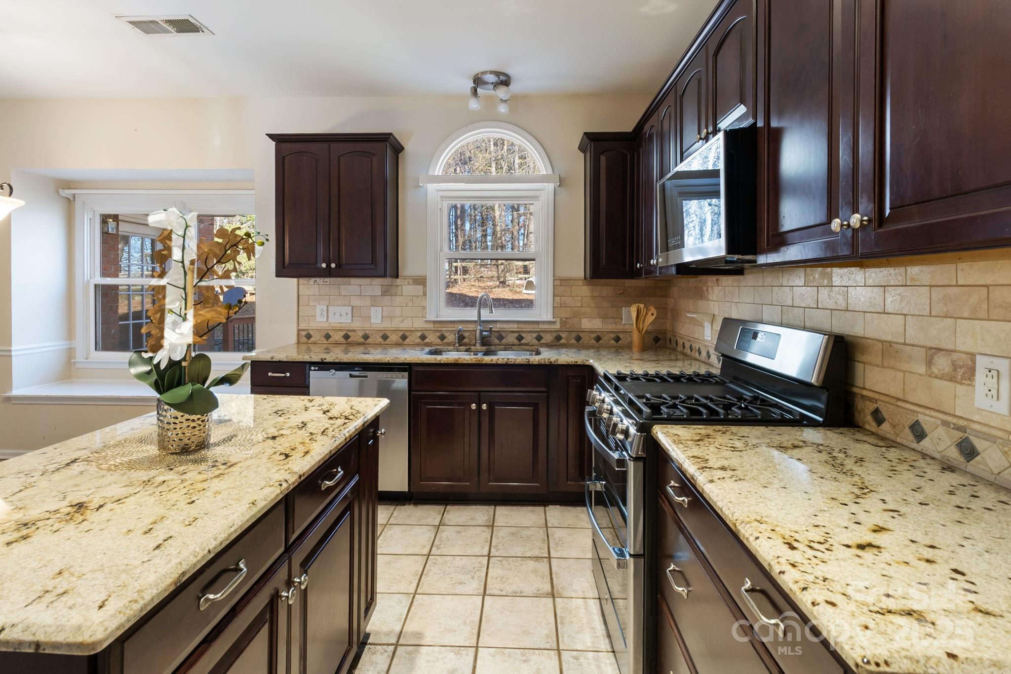 4806 Hickory Glen Drive — Matthews