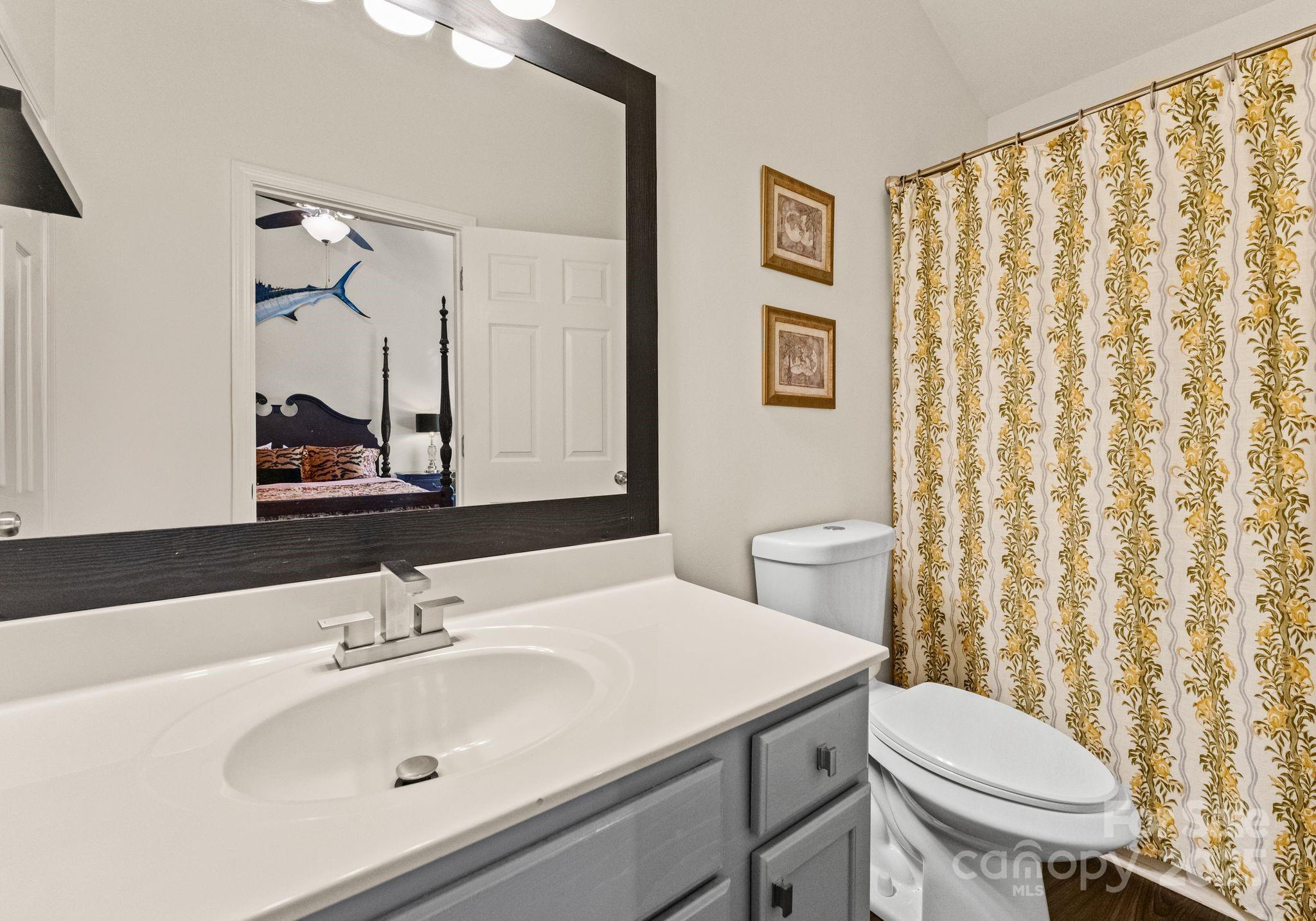 9930 Treeside Lane — Matthews